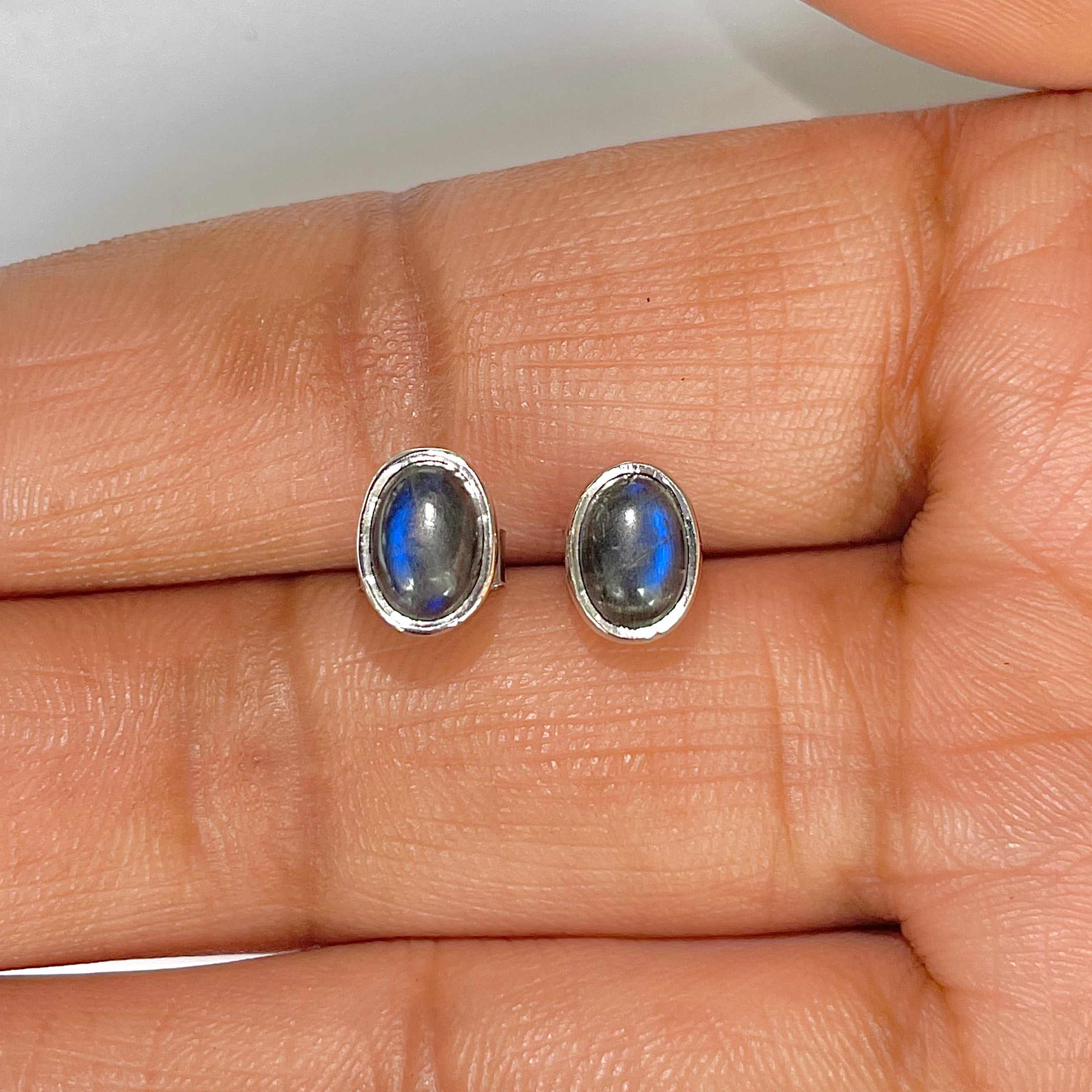 Labradorite Stud Earring-(LBD-RDE-1113)