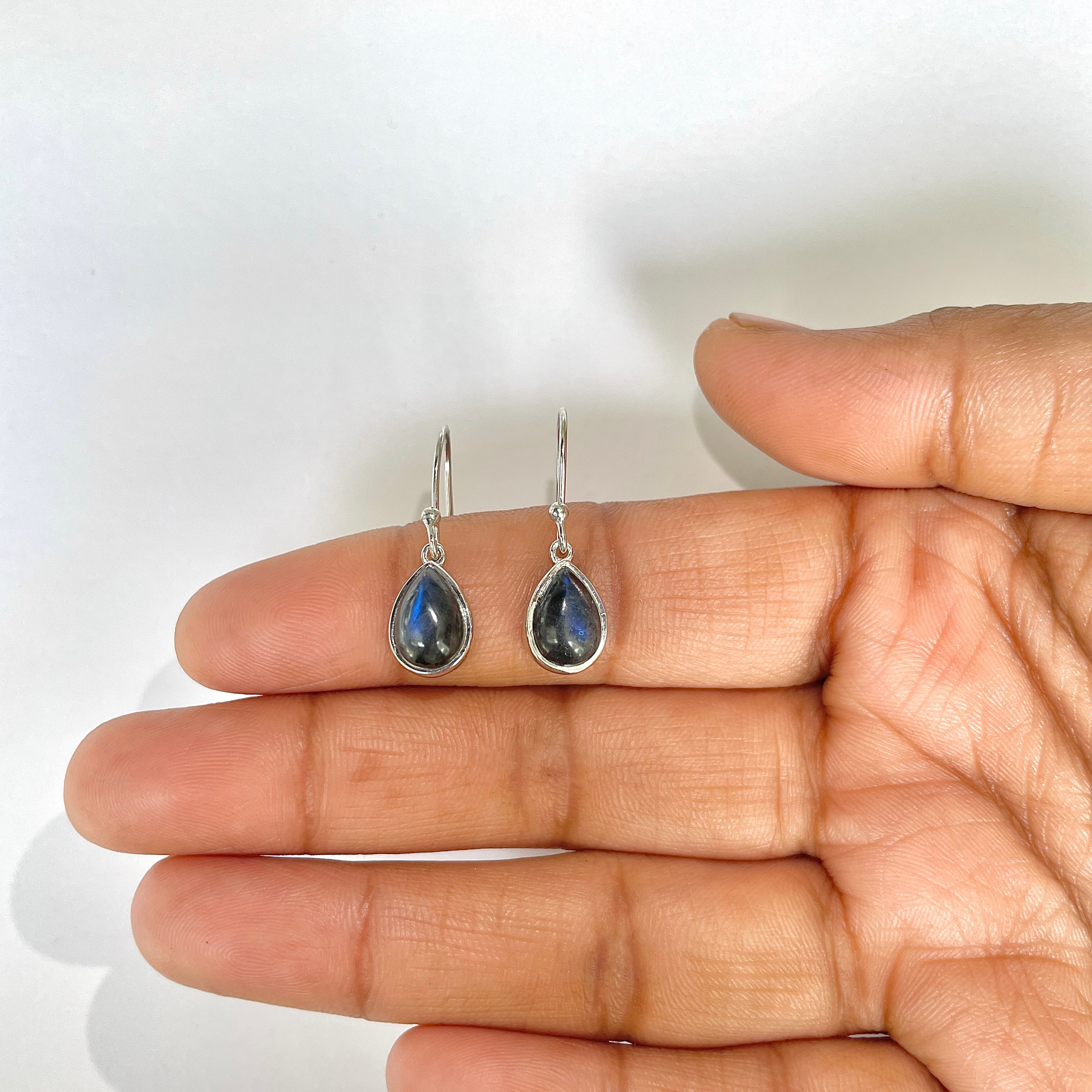 Labradorite Earring-(LBD-RDE-558)