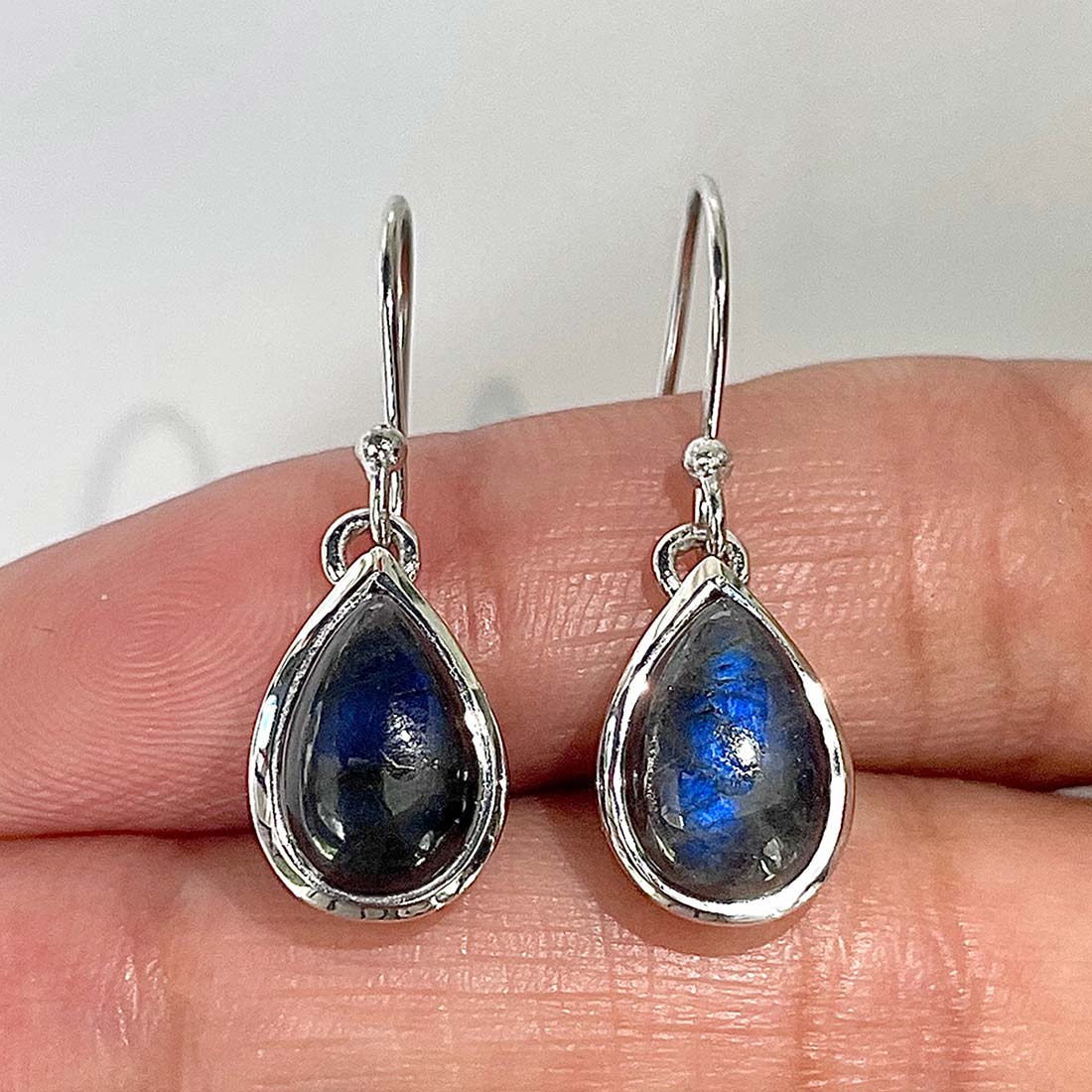 Labradorite Earring-(LBD-RDE-728)