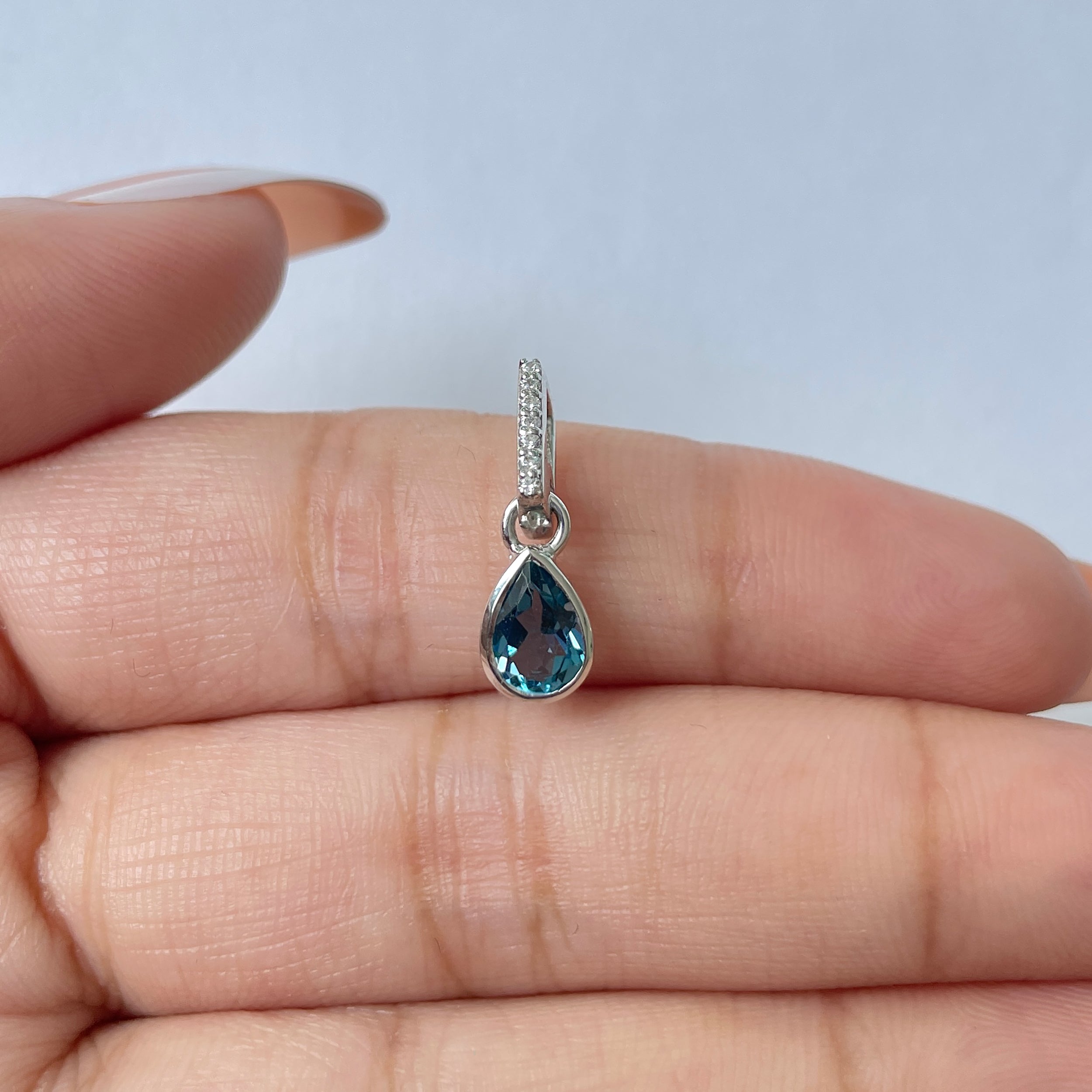 London Blue Topaz Pendant-(LBTZ-RDP-779)