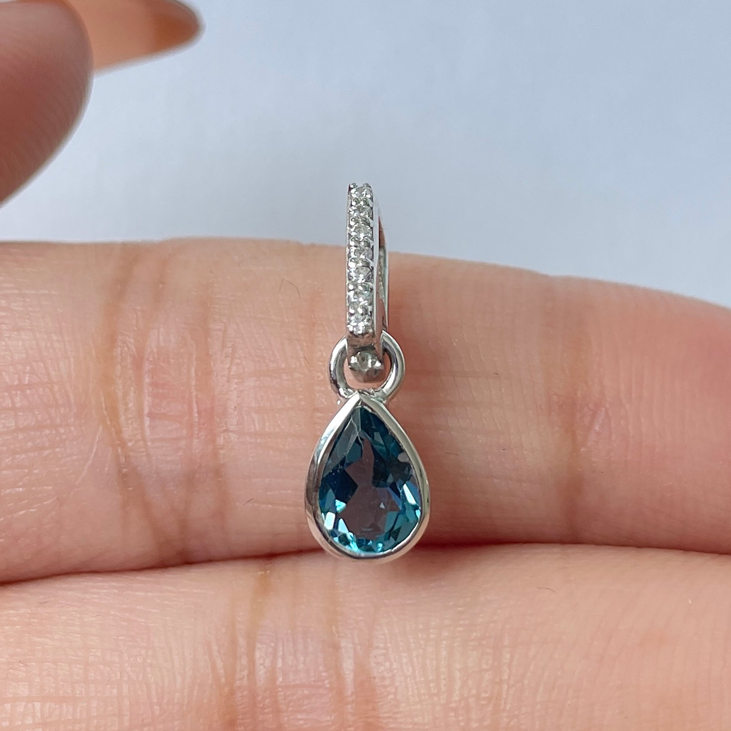 London Blue Topaz Pendant-(LBTZ-RDP-779)