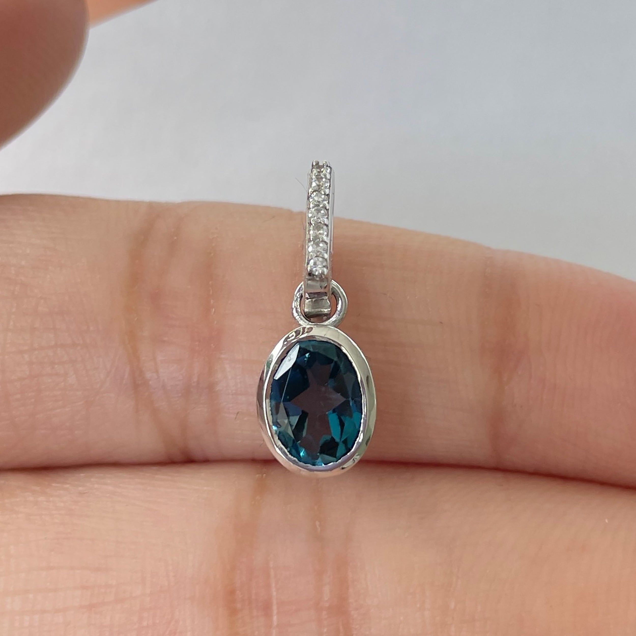 London Blue Topaz Pendant-(LBTZ-RDP-792)