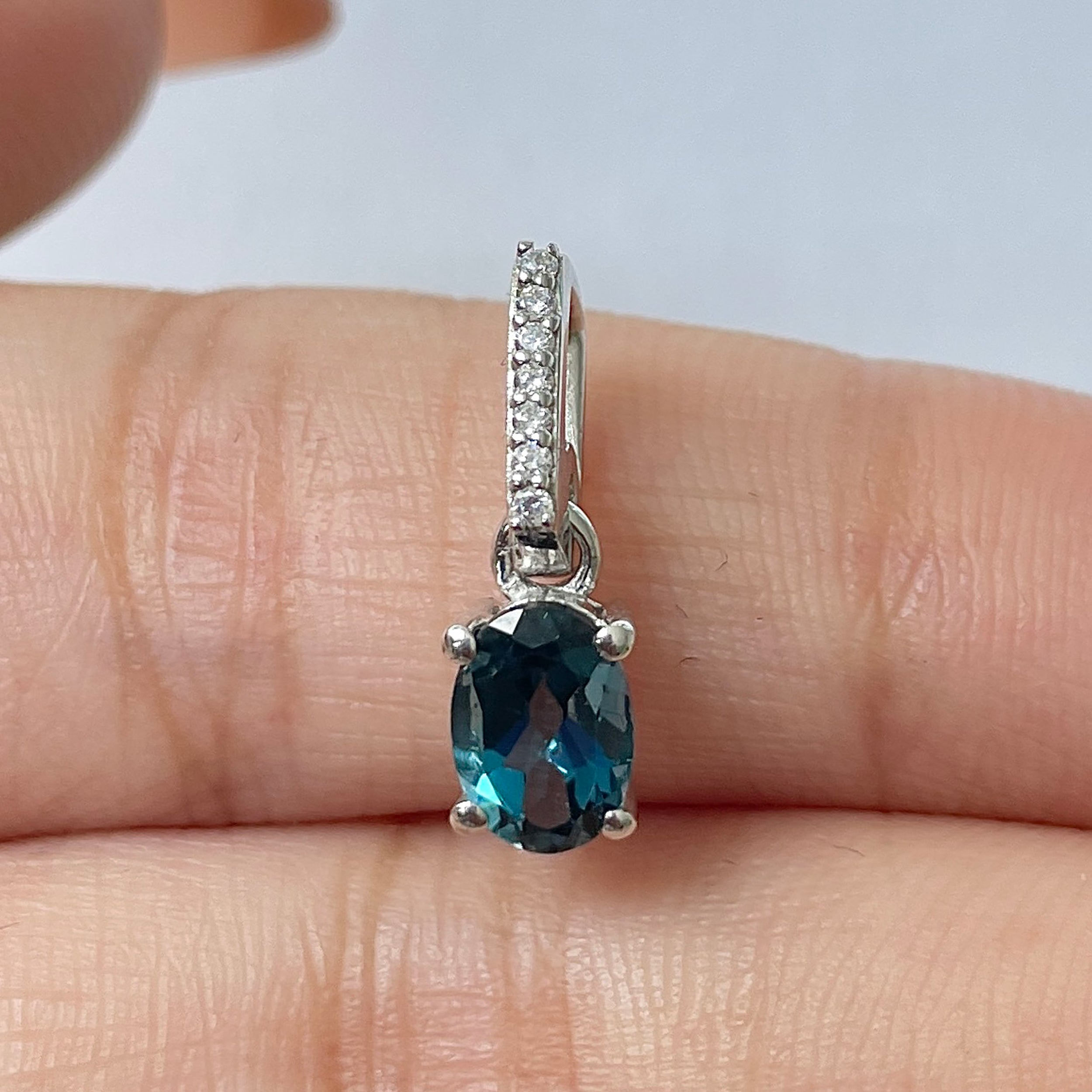 London Blue Topaz Pendant-(LBTZ-RDP-915)