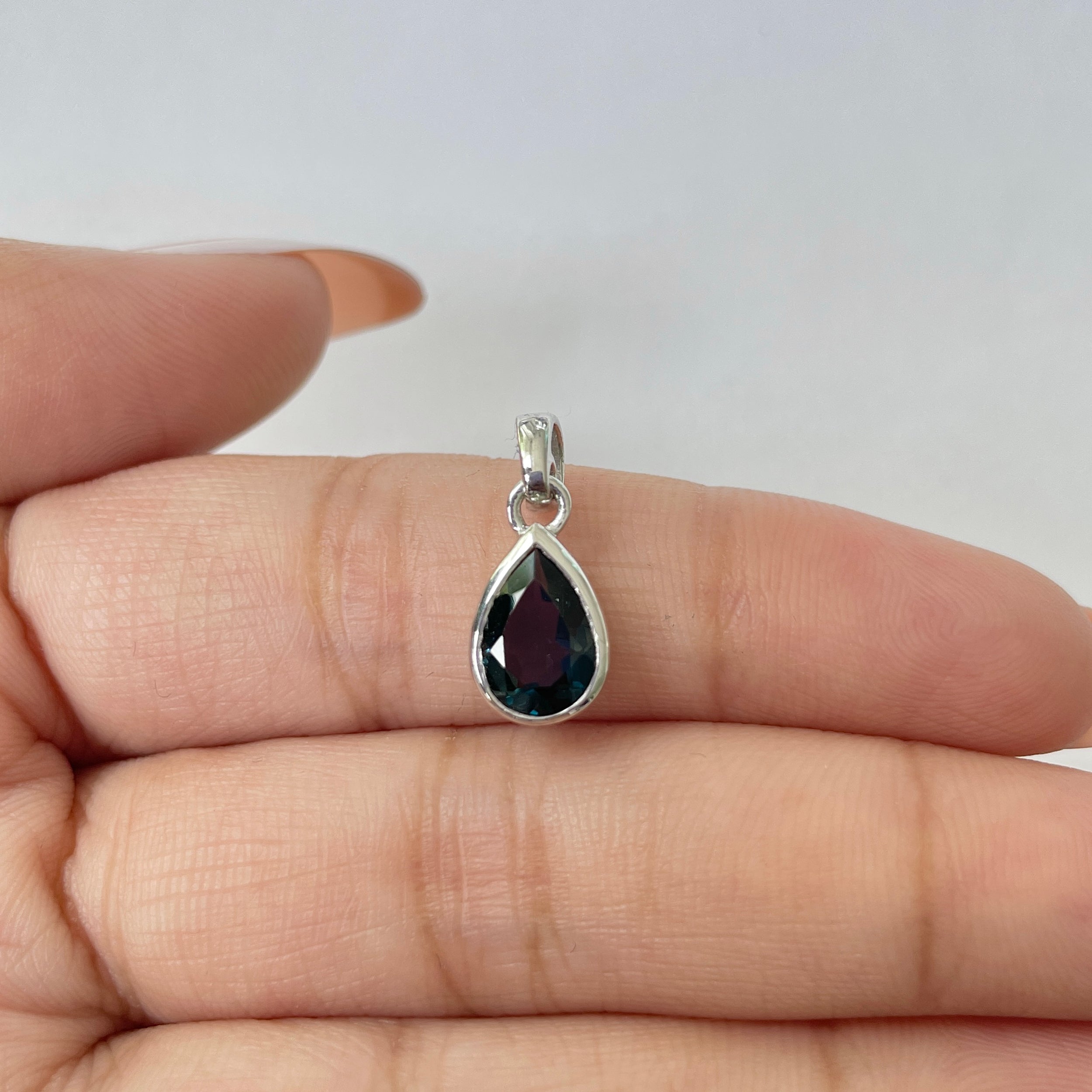 London Blue Topaz Pendant-(LBTZ-RDP-956)