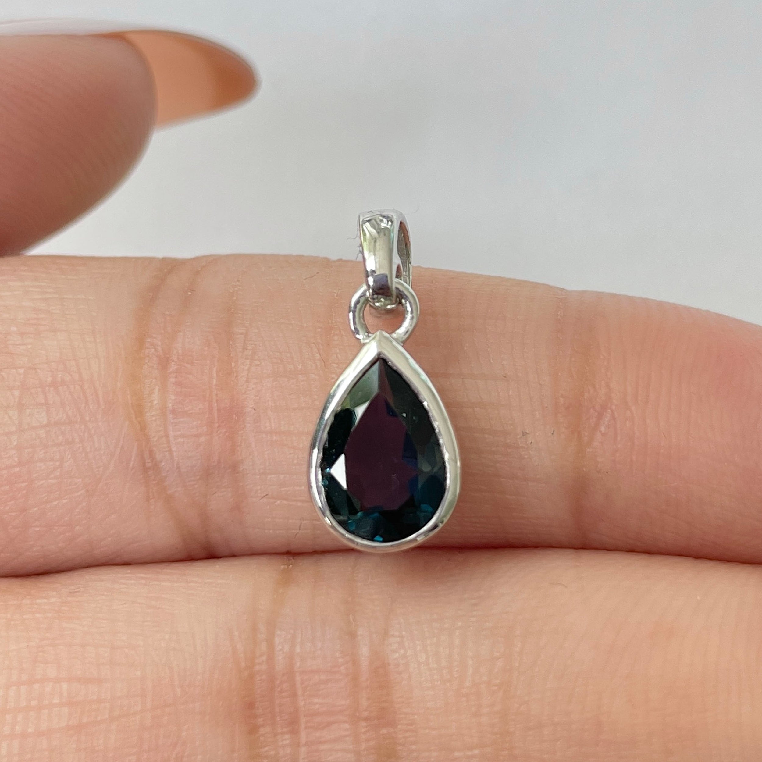 London Blue Topaz Pendant-(LBTZ-RDP-956)