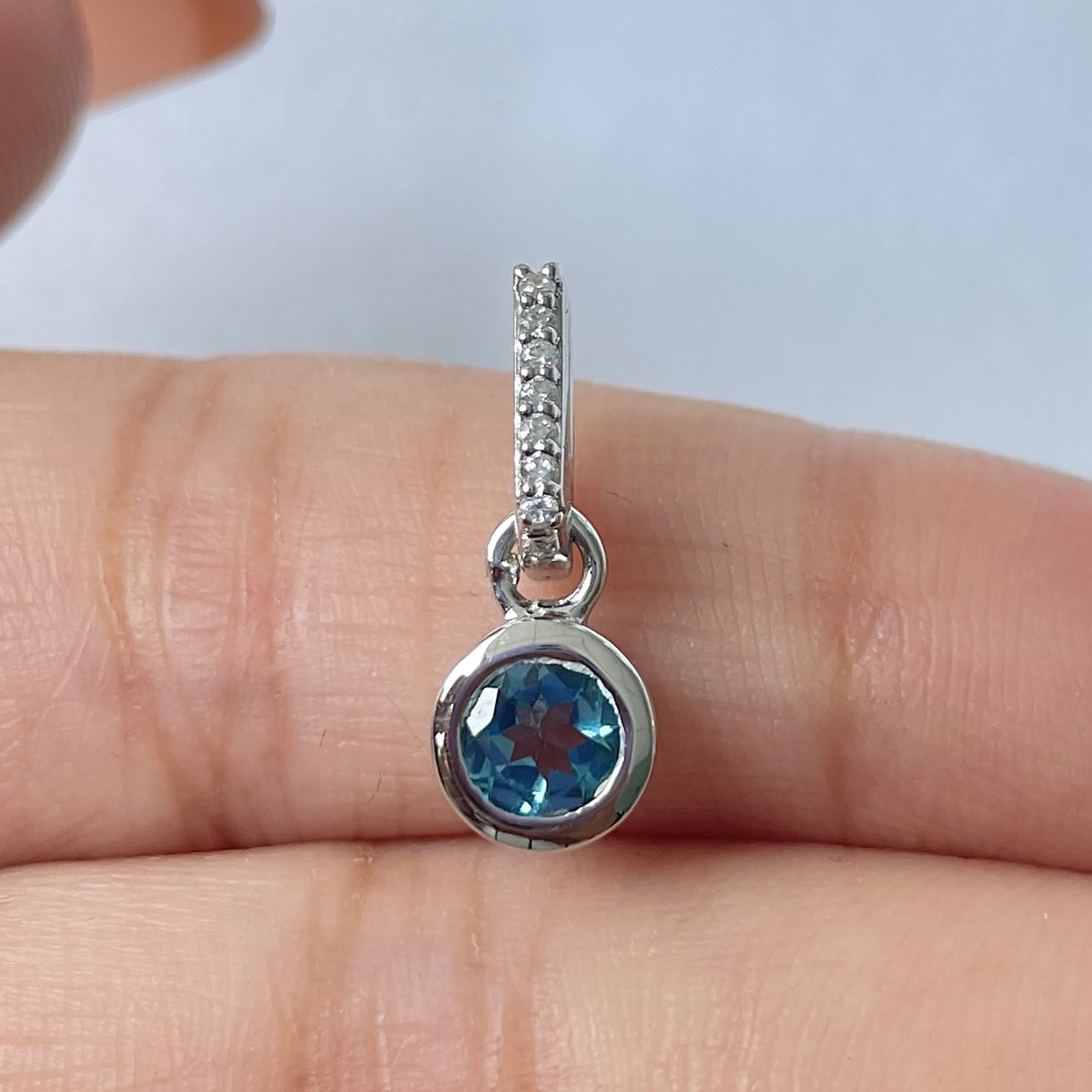 London Blue Topaz Pendant-(LBTZ-RDP-957)