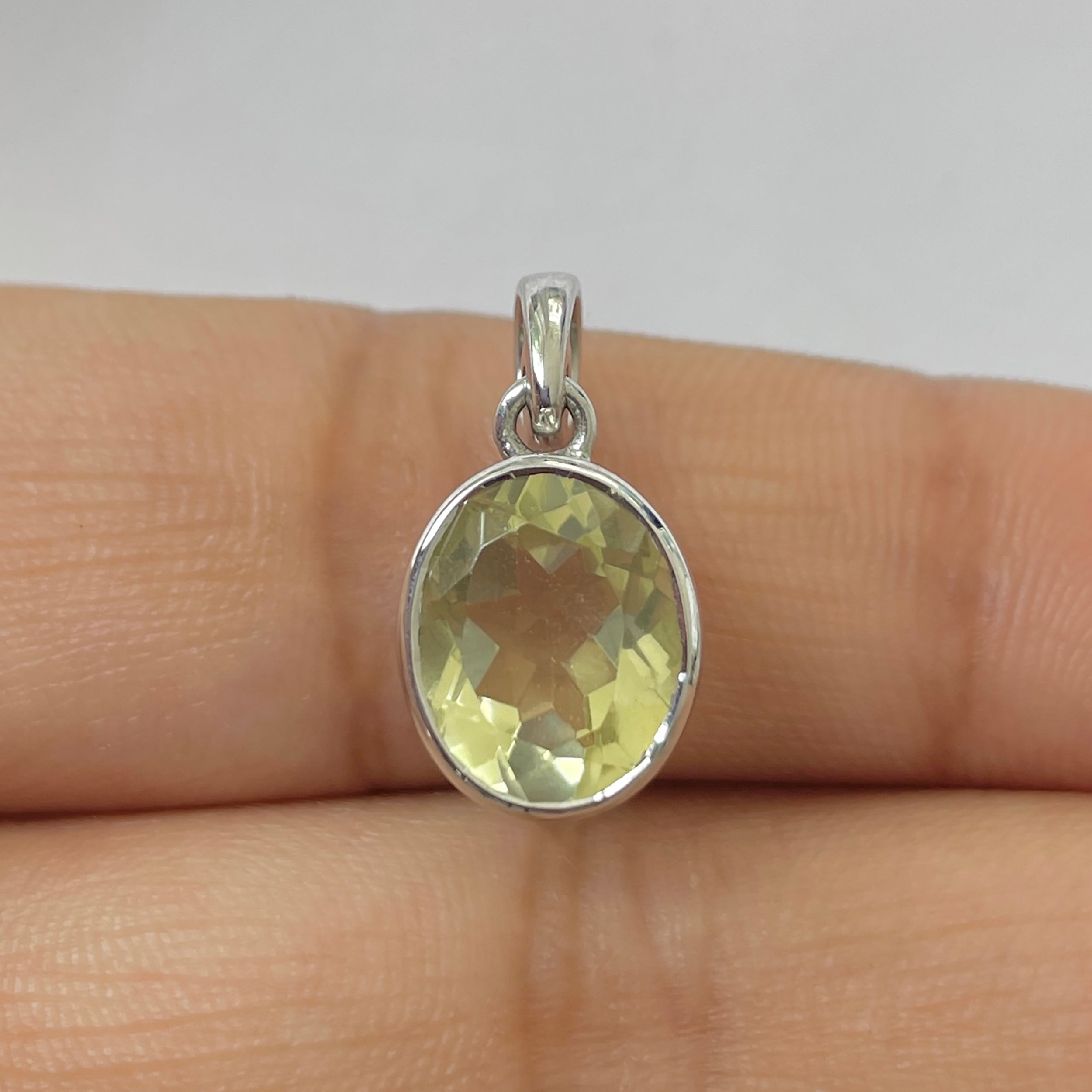 Lemon Quartz Pendant-(LEM-RDP-466)