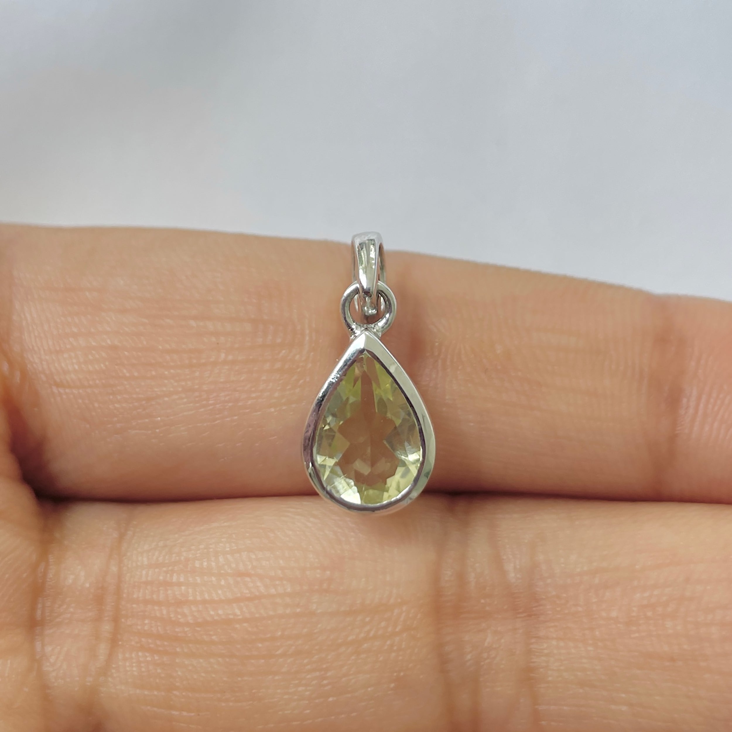 Lemon Quartz Pendant-(LEM-RDP-468)