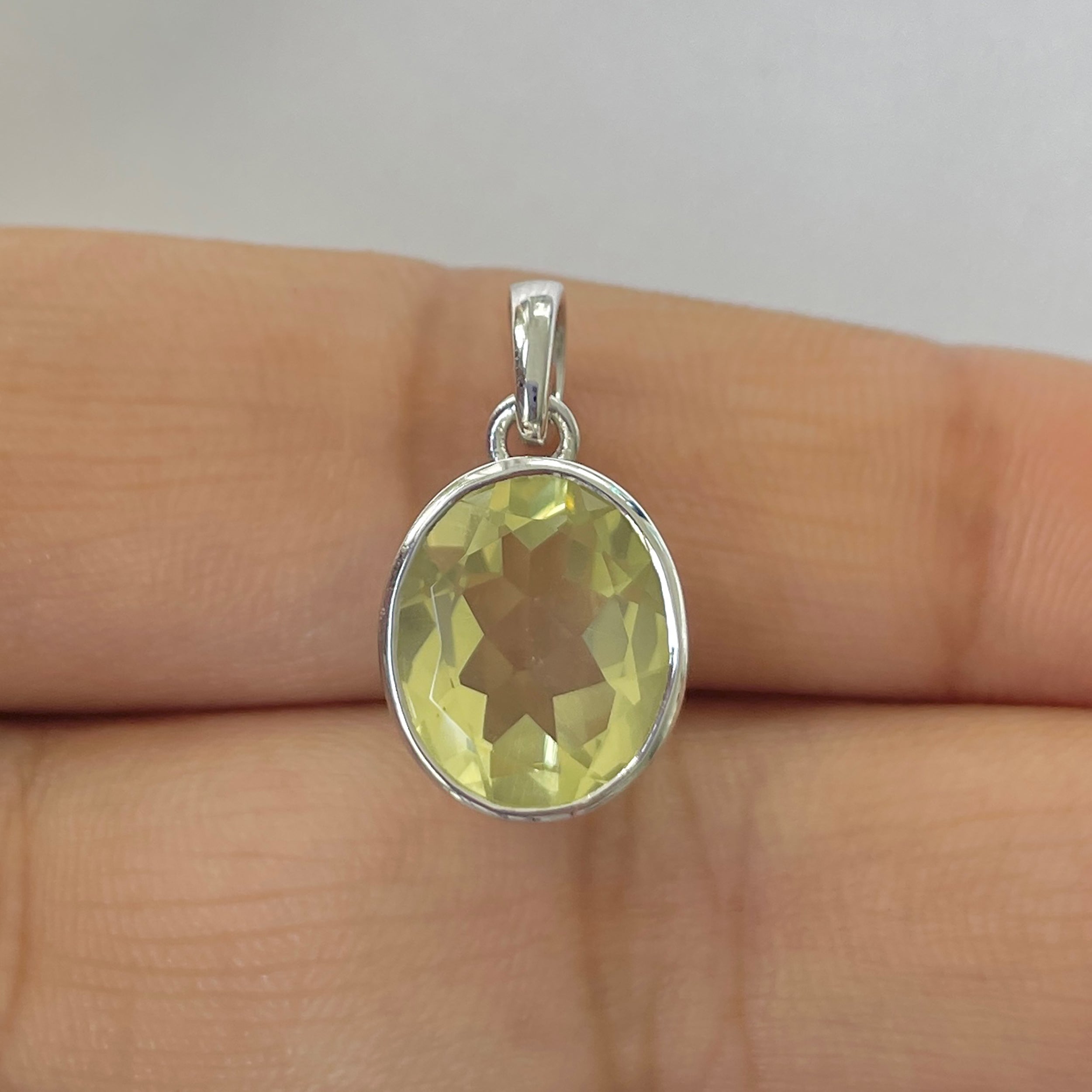 Lemon Quartz Pendant-(LEM-RDP-793)