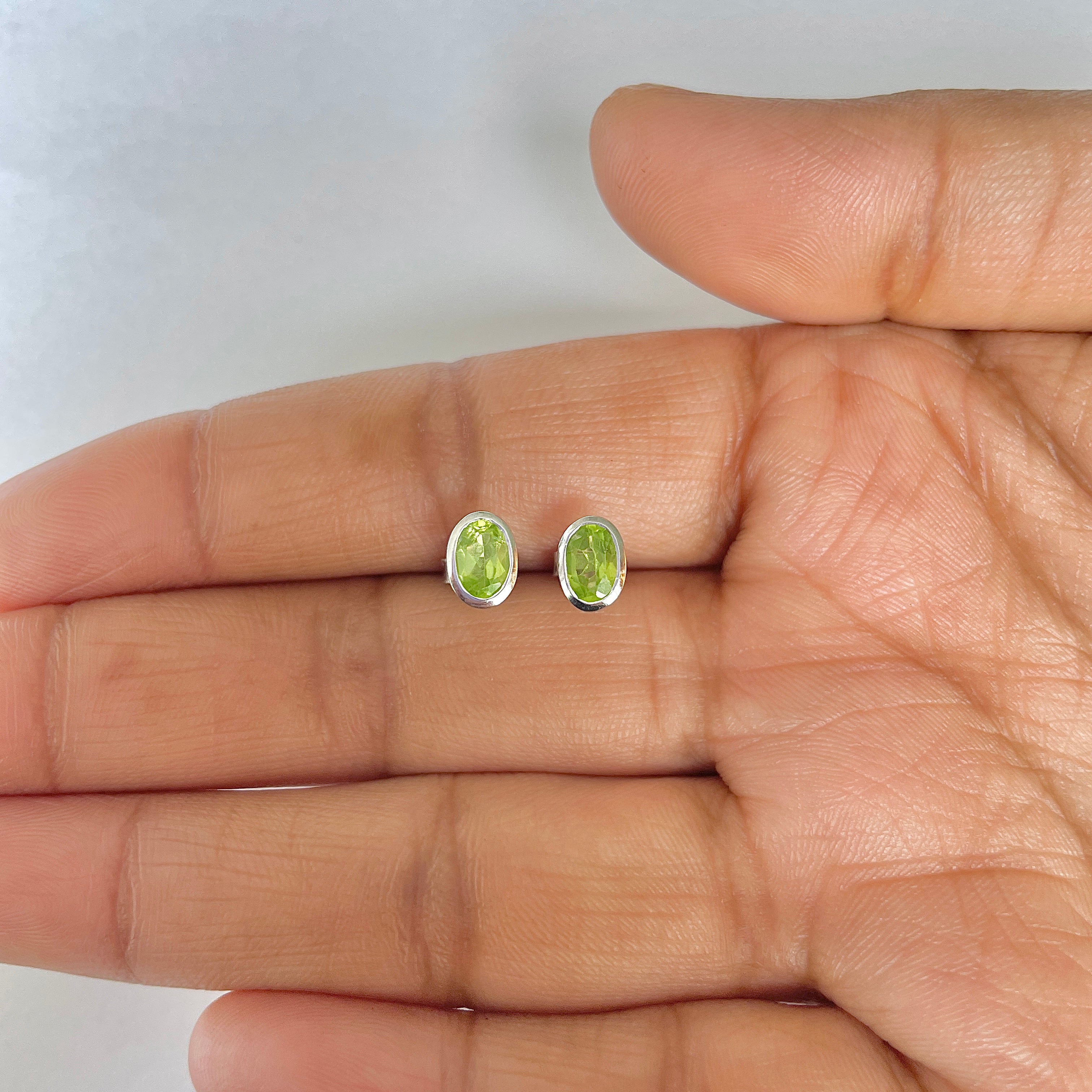 Peridot Stud Earring-(PER-RDE-1374)