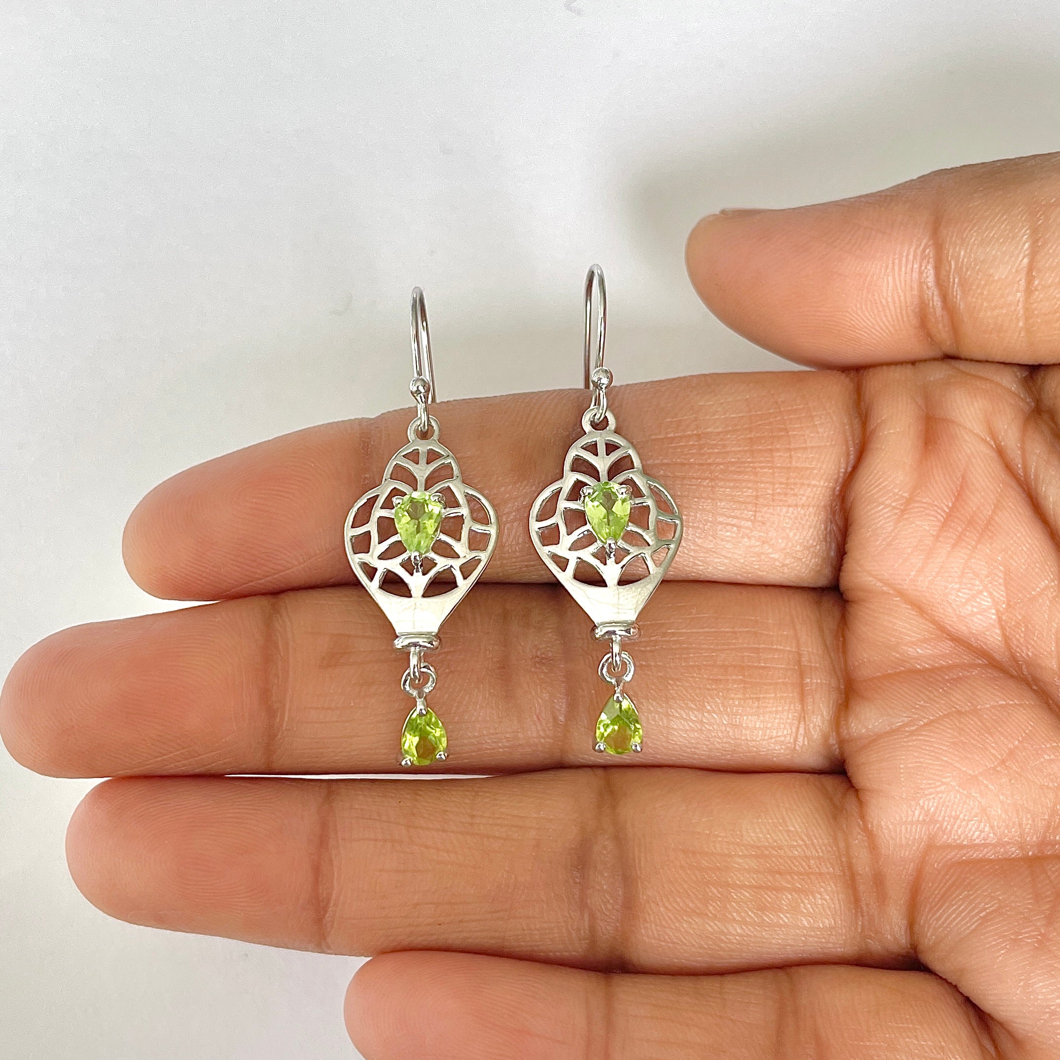 Peridot Earring-(PER-RDE-67)