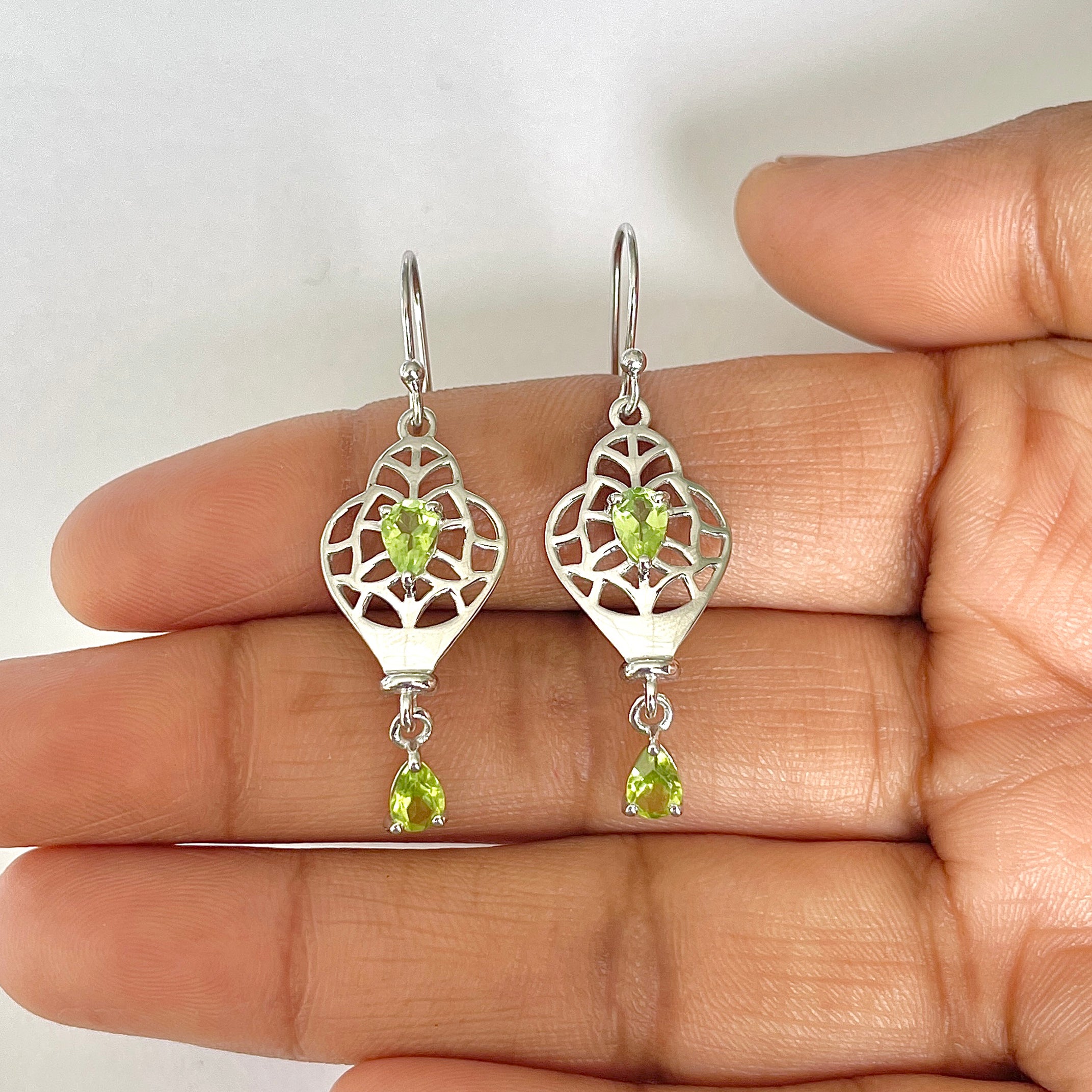 Peridot Earring-(PER-RDE-67)