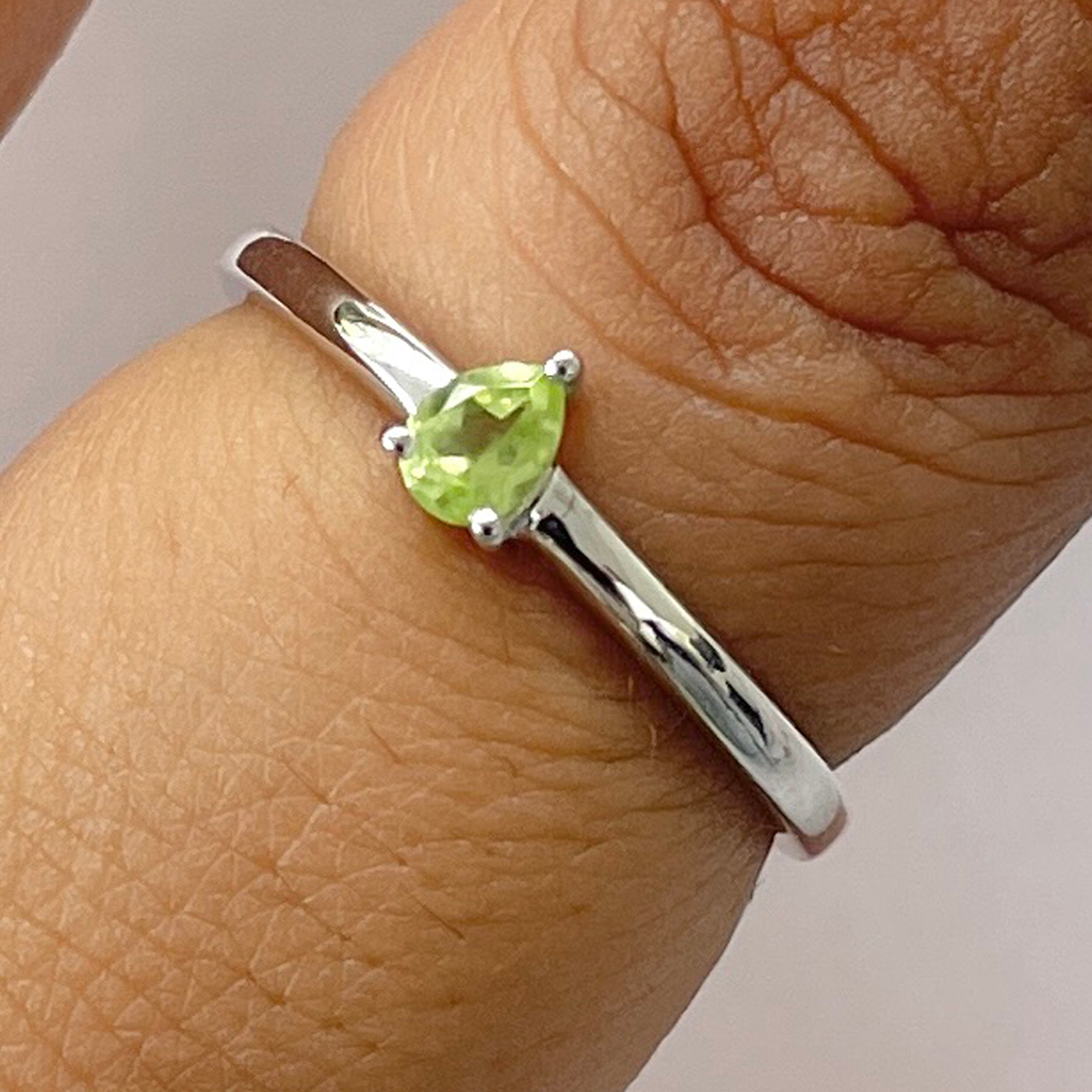 Peridot Ring-(PER-RDR-2510.)