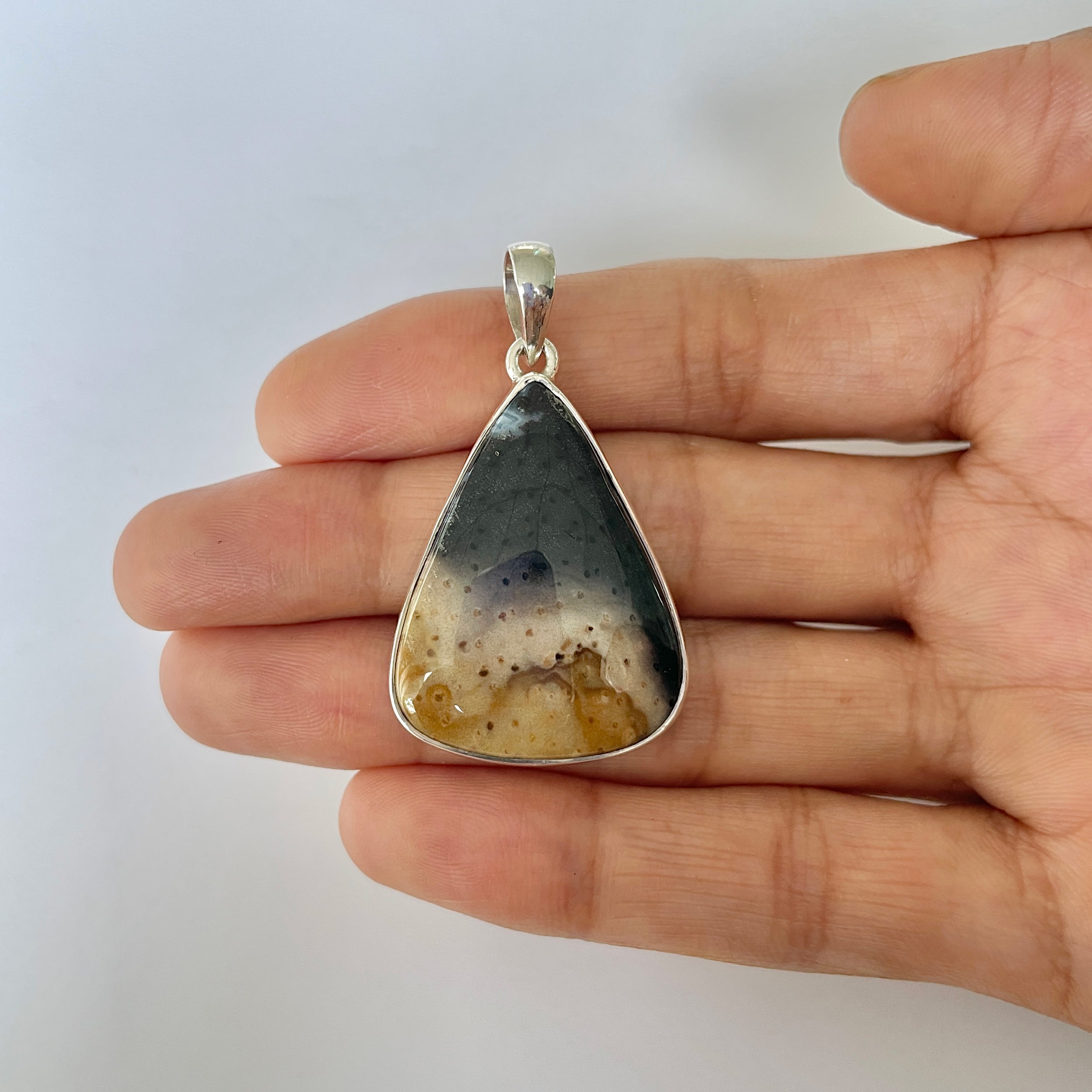 Plumroot Agate Pendant-(PTJ-1-15)