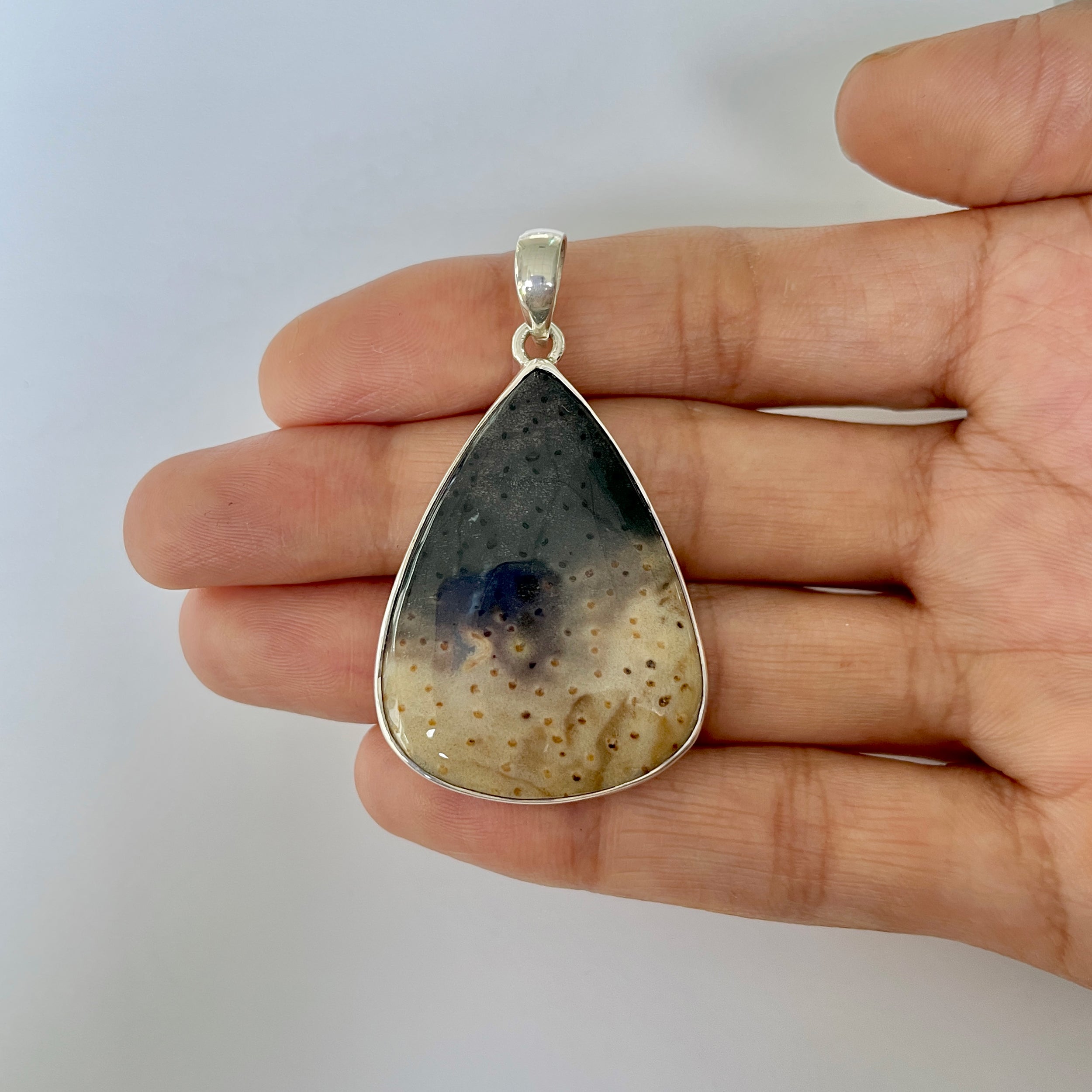 Plumroot Agate Pendant-(PTJ-1-17)