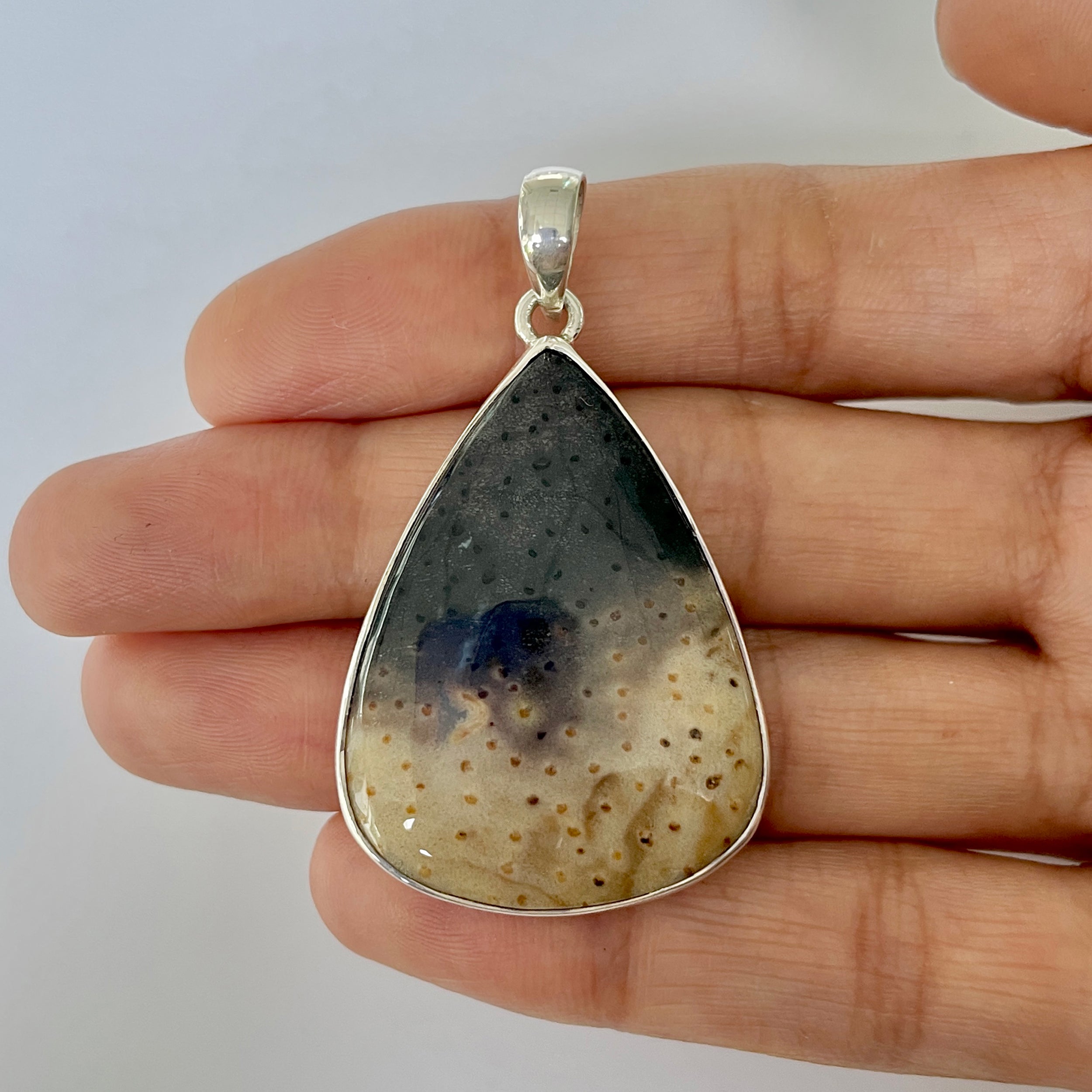 Plumroot Agate Pendant-(PTJ-1-17)