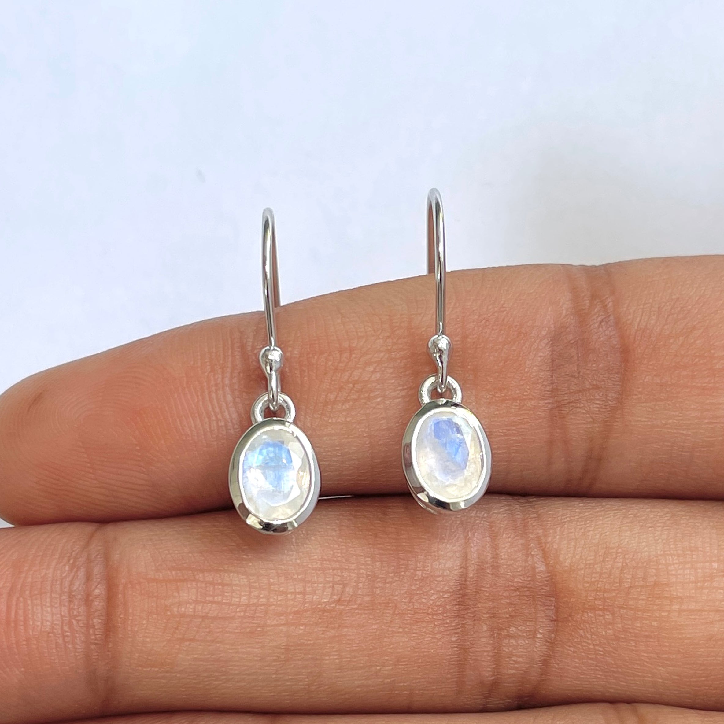 Moonstone Earring-(RBM-RDE-1316)
