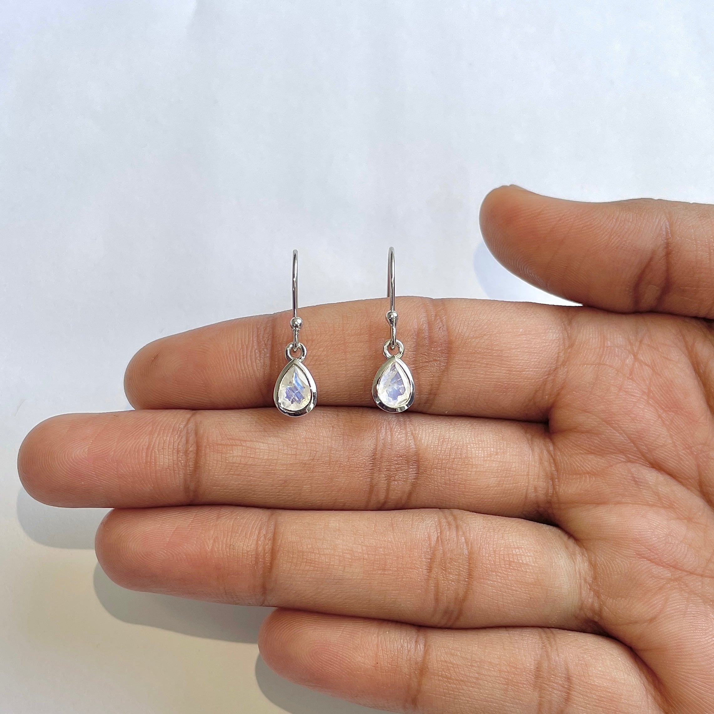 Moonstone Earring-(RBM-RDE-1317)
