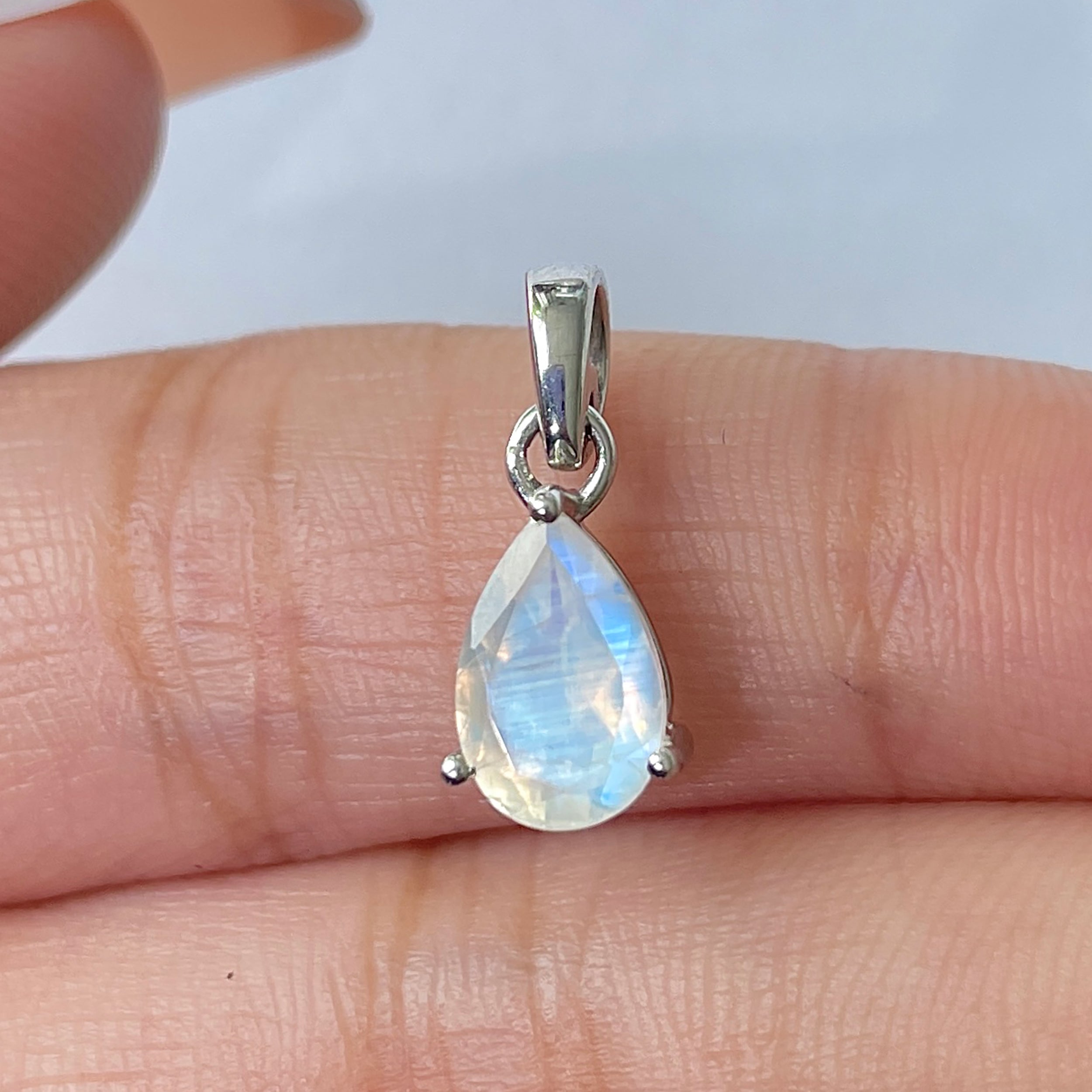Moonstone Pendant-(RBM-RDP-917)