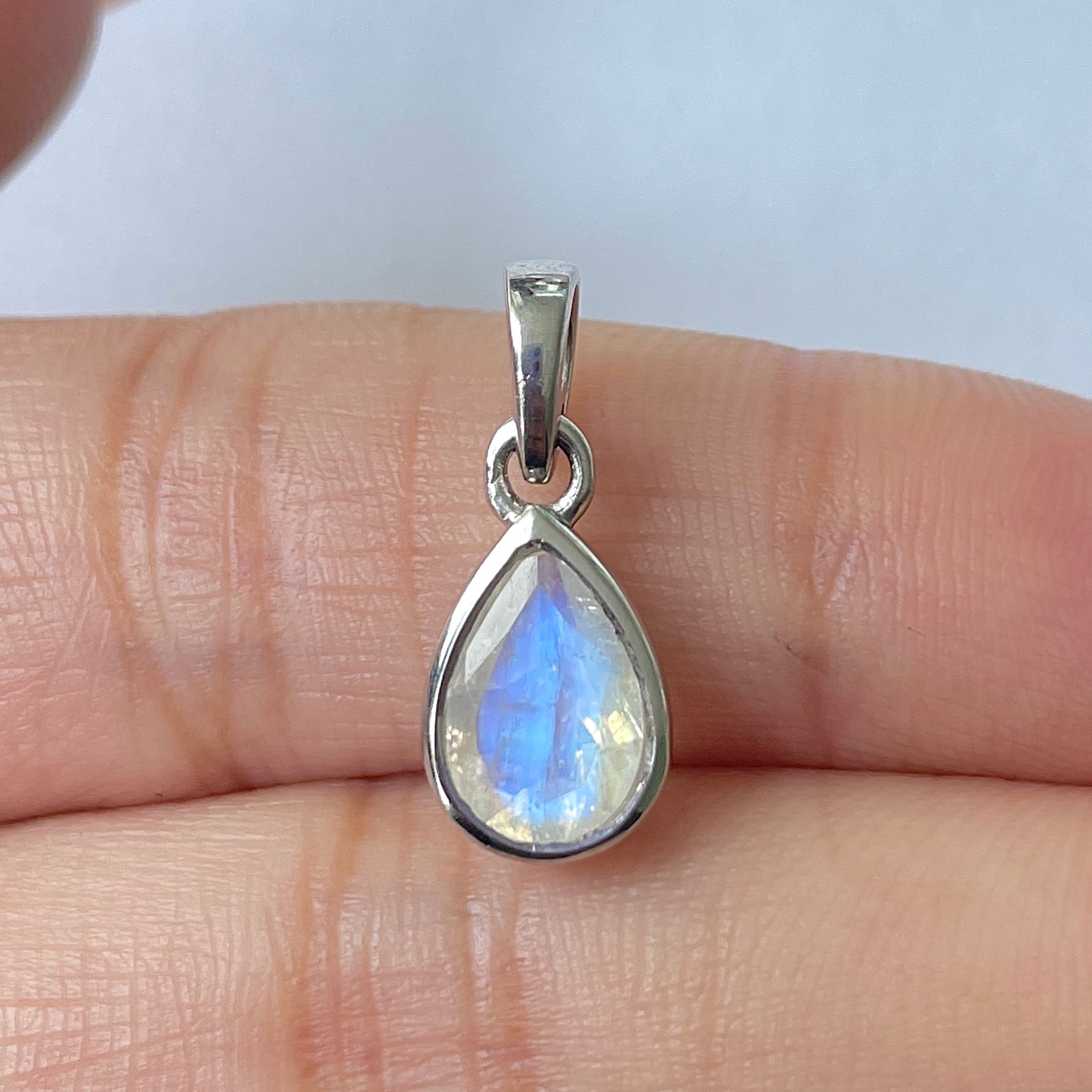 Moonstone Pendant-(RBM-RDP-956)