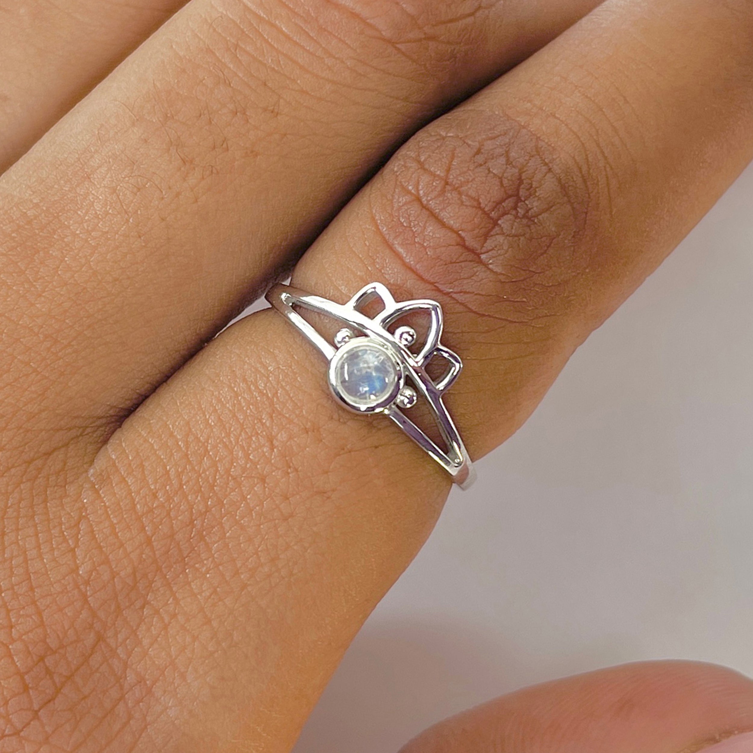 Moonstone Ring-(RBM-RDR-1352.)