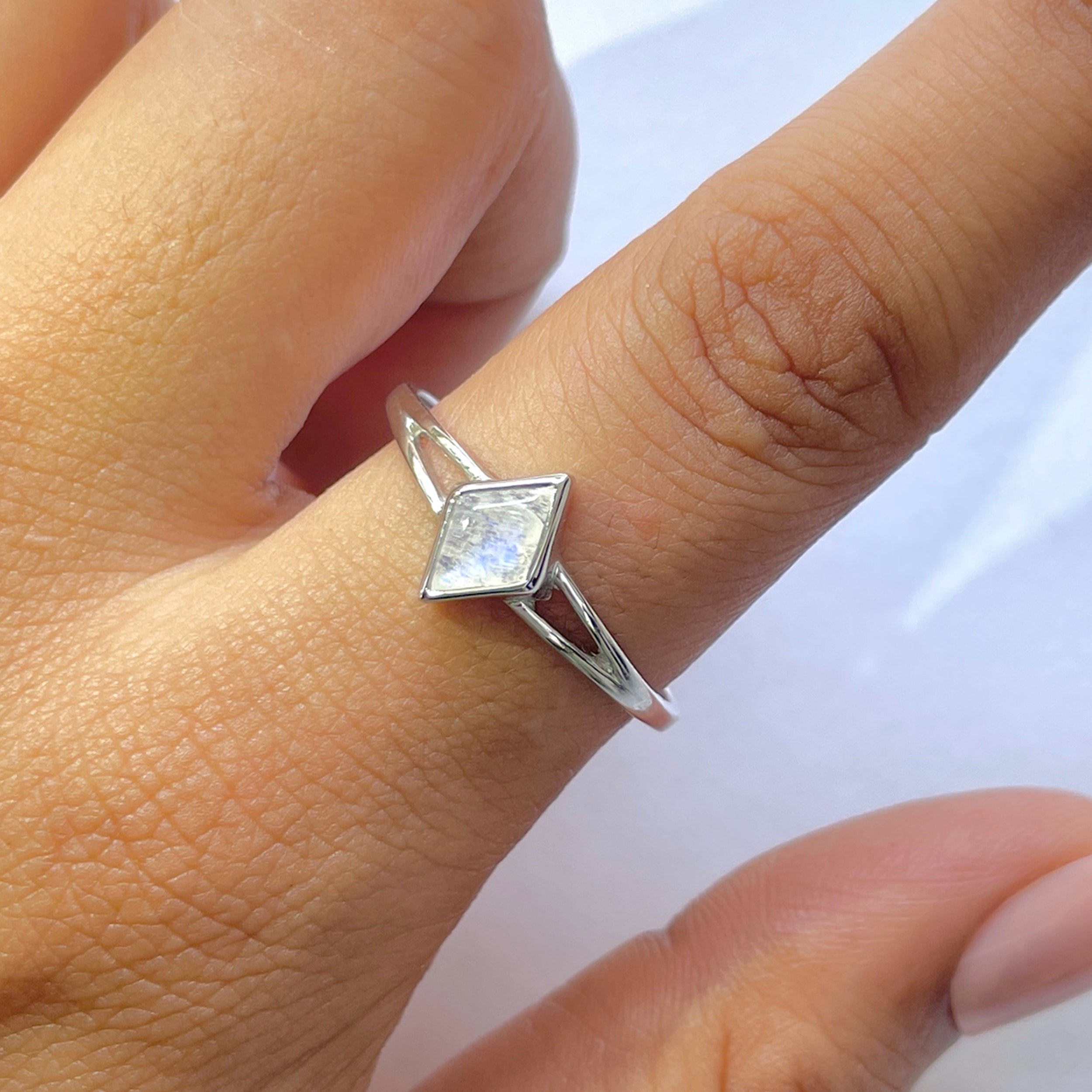 Moonstone Ring-(RBM-RDR-1669.)
