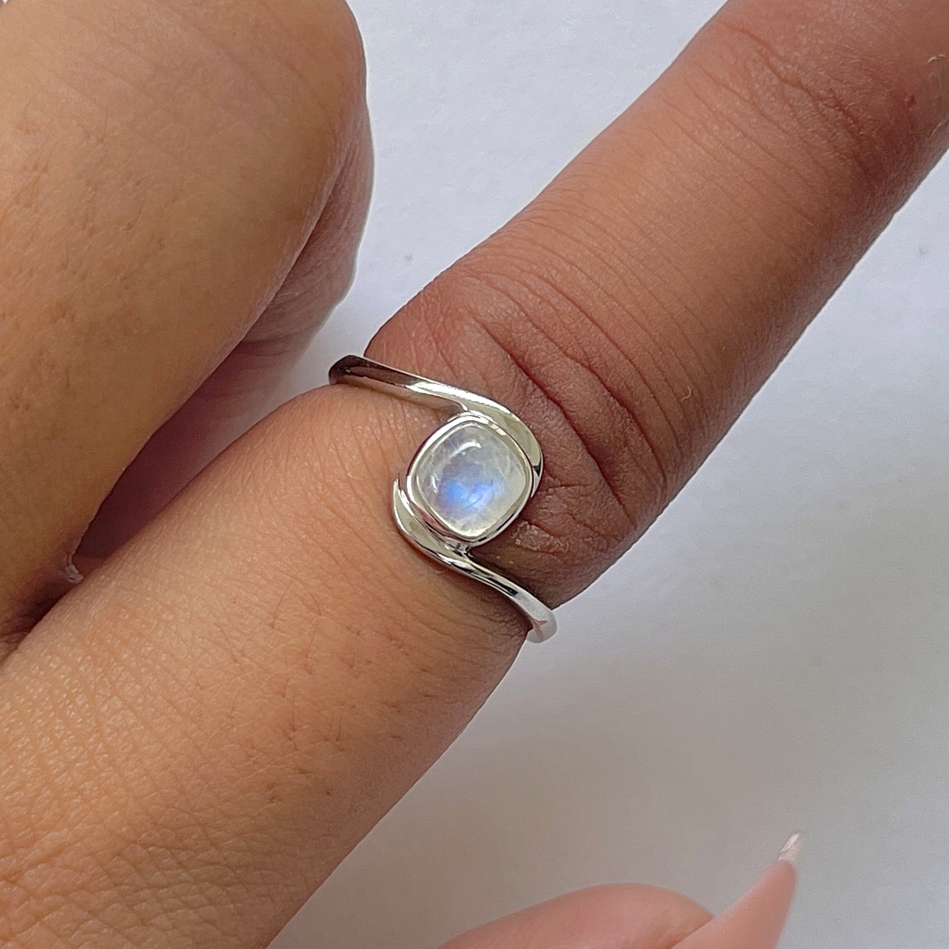 Moonstone Ring-(RBM-RDR-1724.)