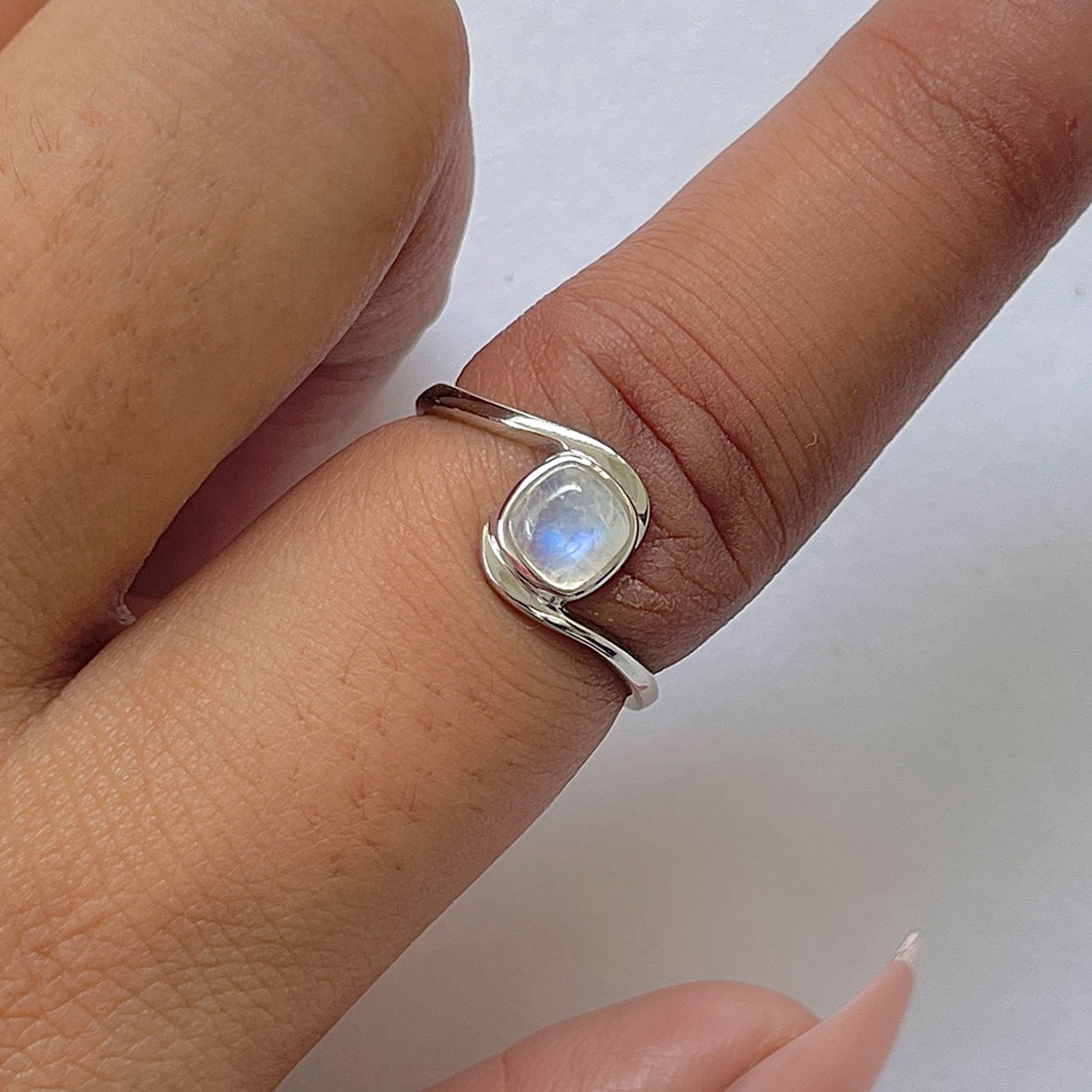 Moonstone Ring-(RBM-RDR-1724.)