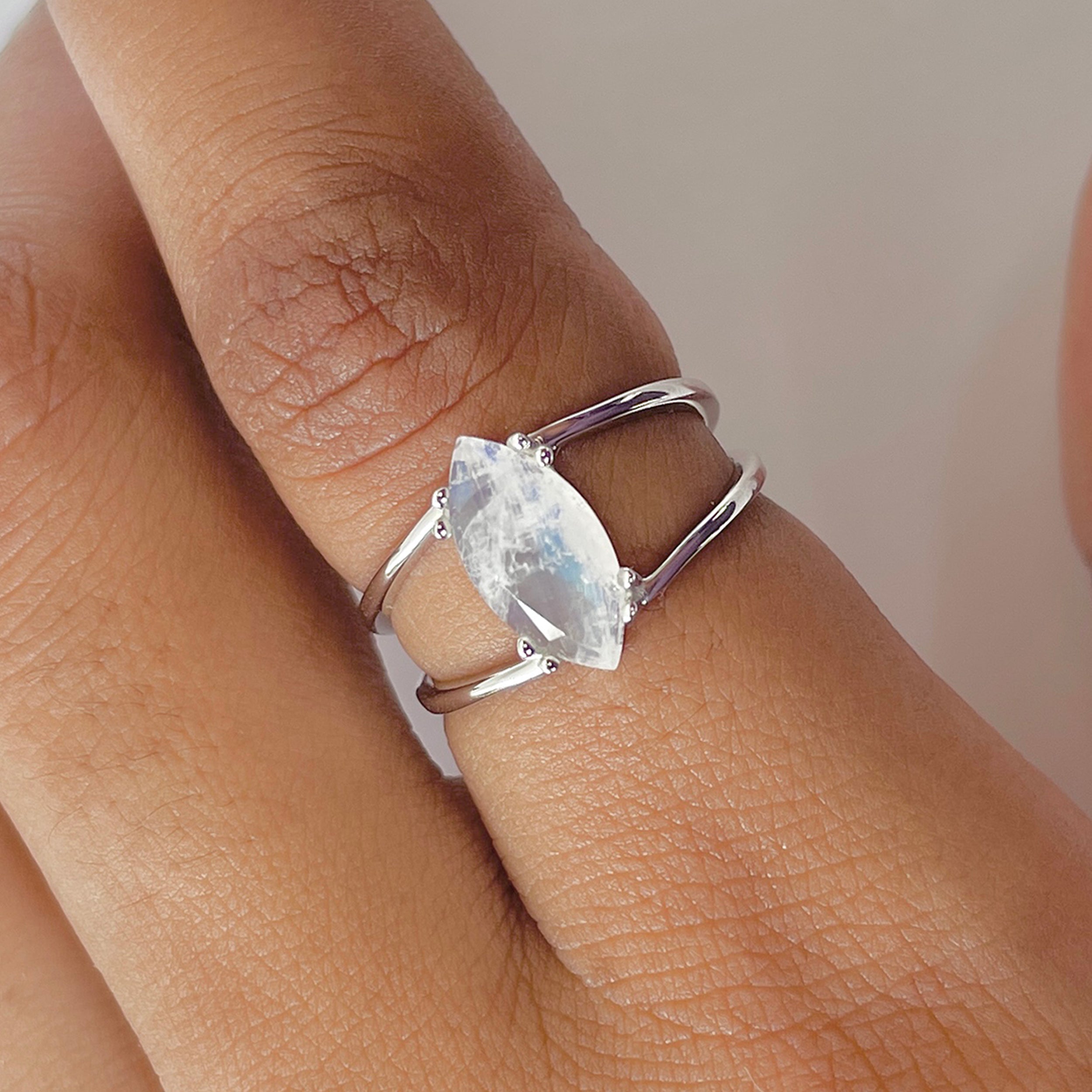 Moonstone Ring-(RBM-RDR-1732.)