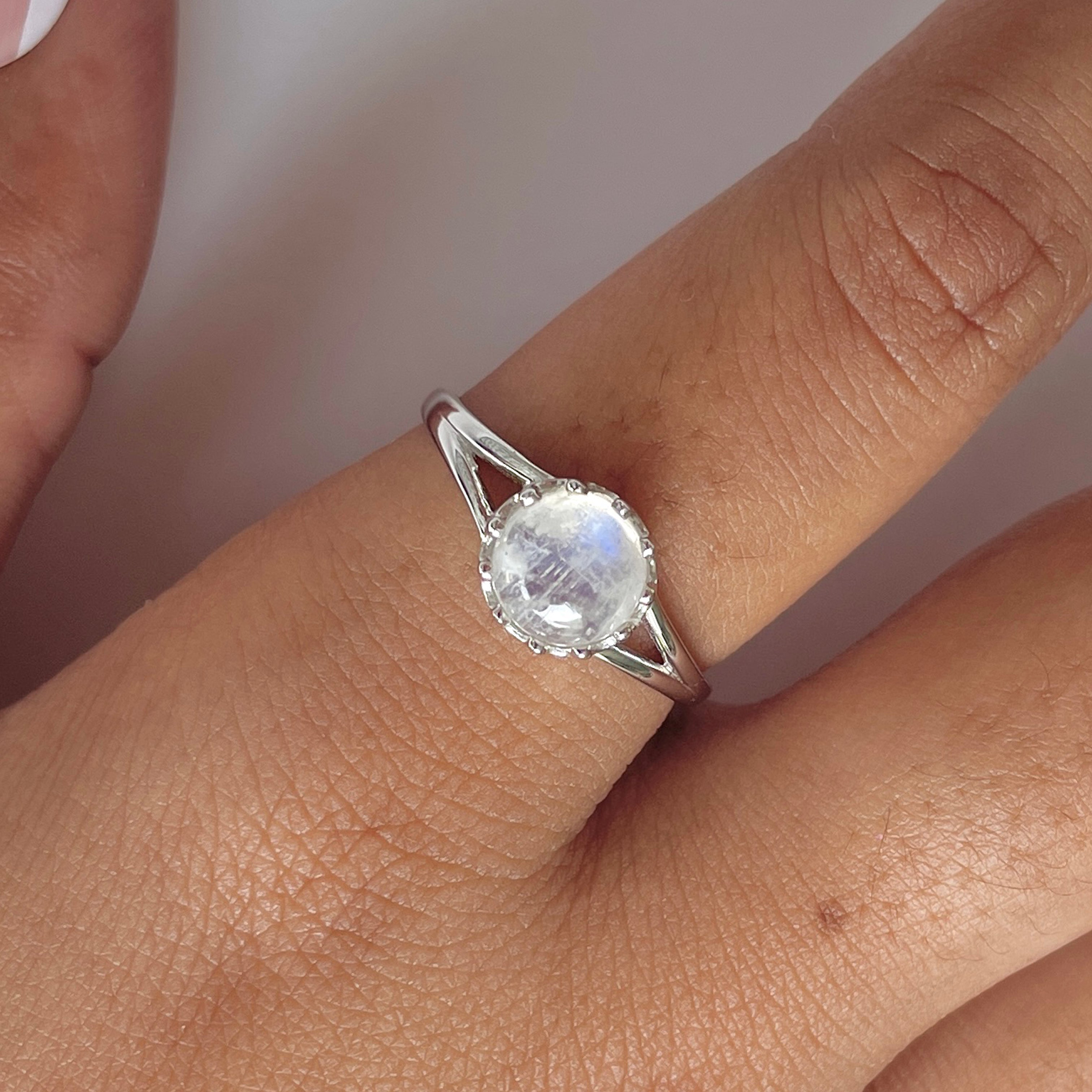 Moonstone Ring-(RBM-RDR-1769.)