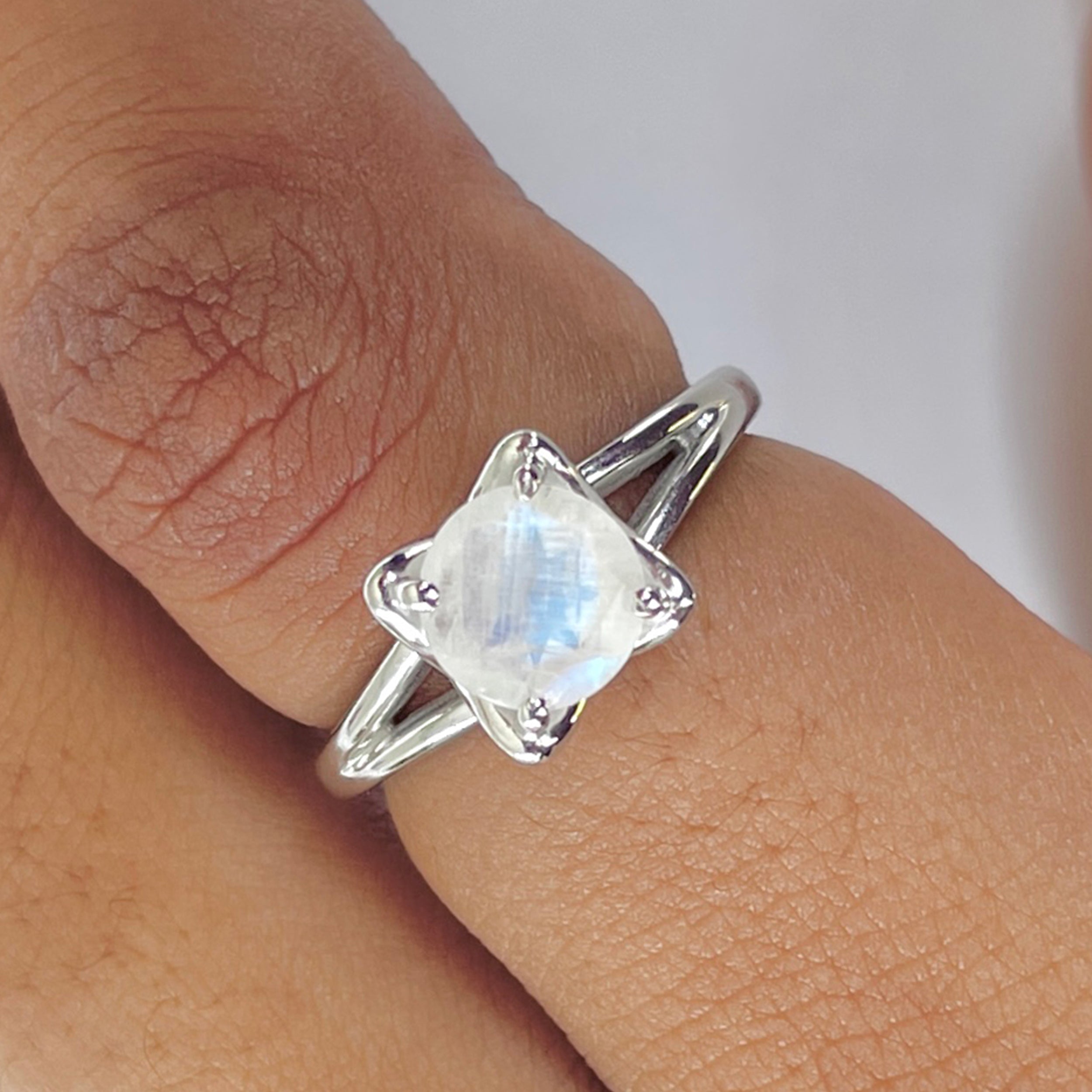 Moonstone Ring-(RBM-RDR-19.)