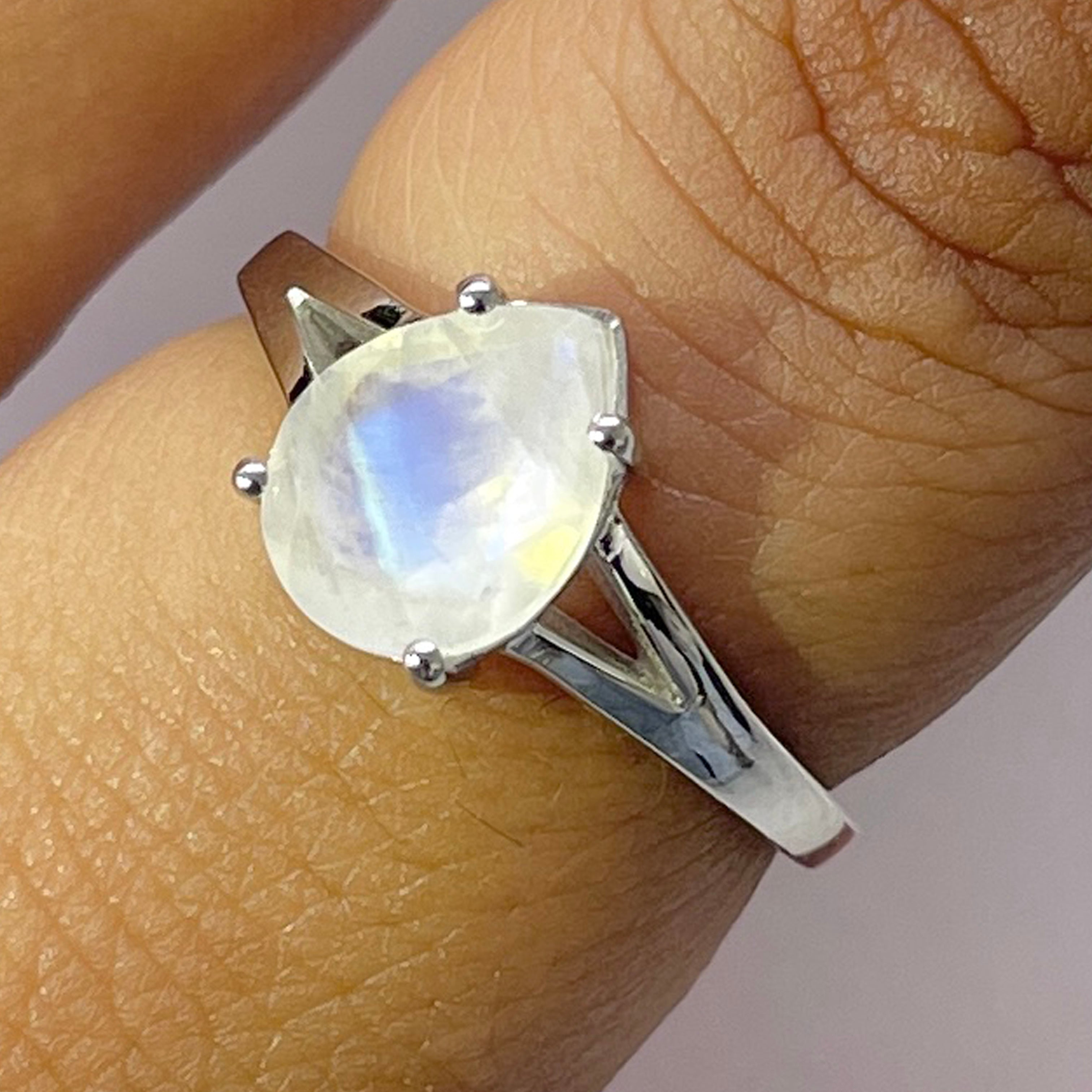 Moonstone Ring-(RBM-RDR-2122.)