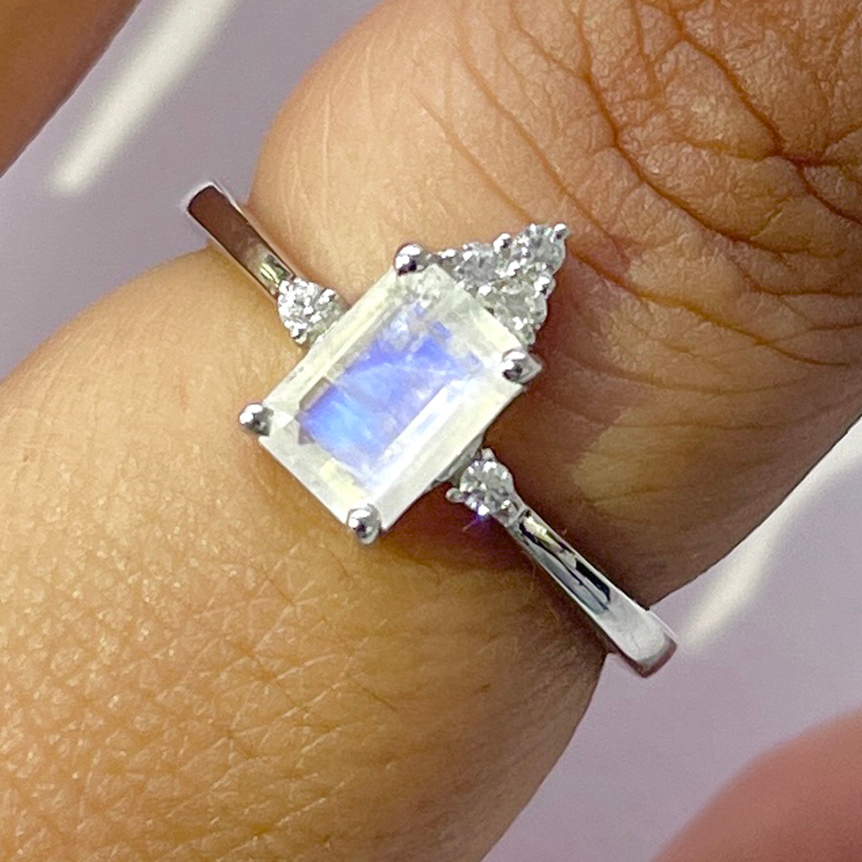 Moonstone Ring-(RBM-RDR-2194.)