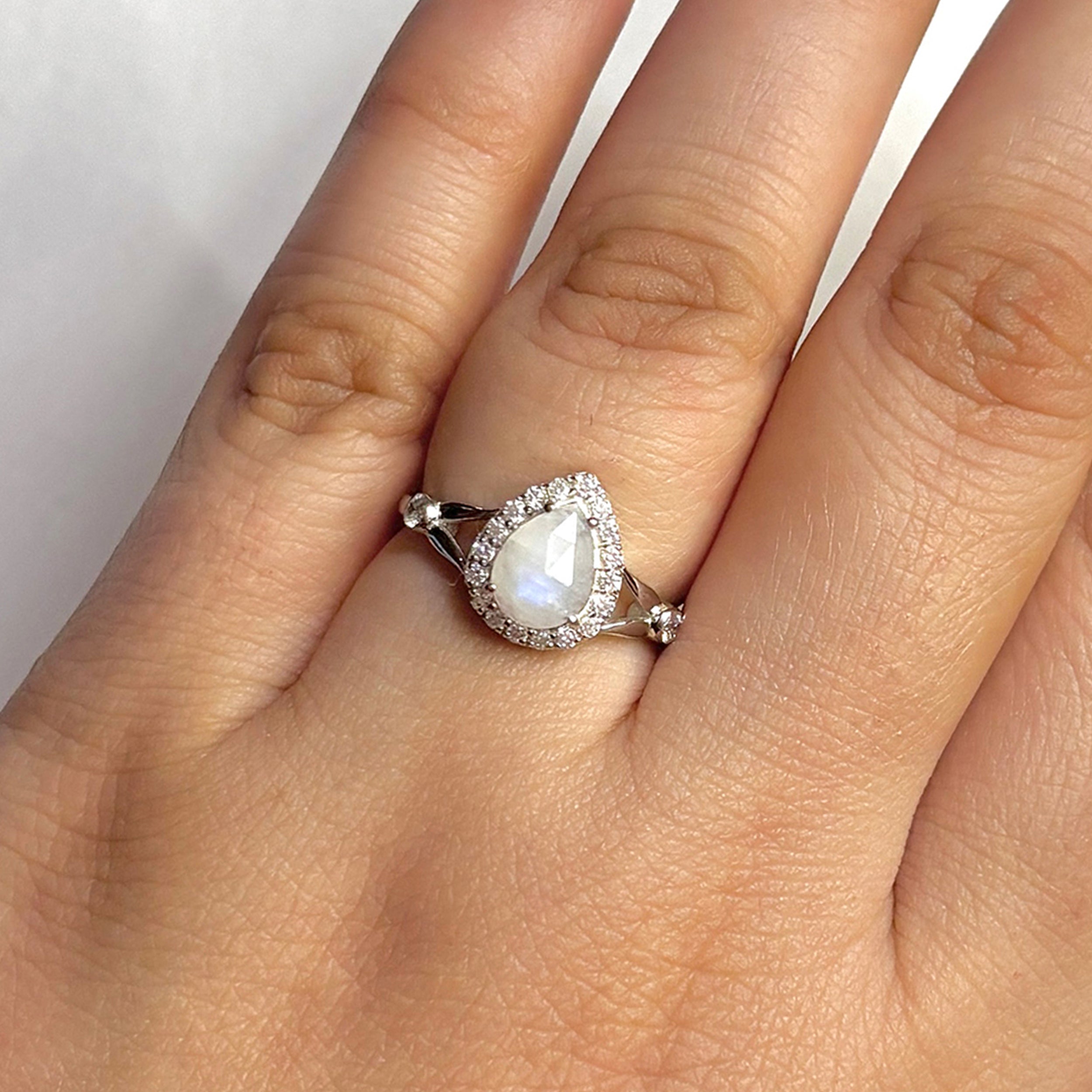 Moonstone Ring-(RBM-RDR-2243.)