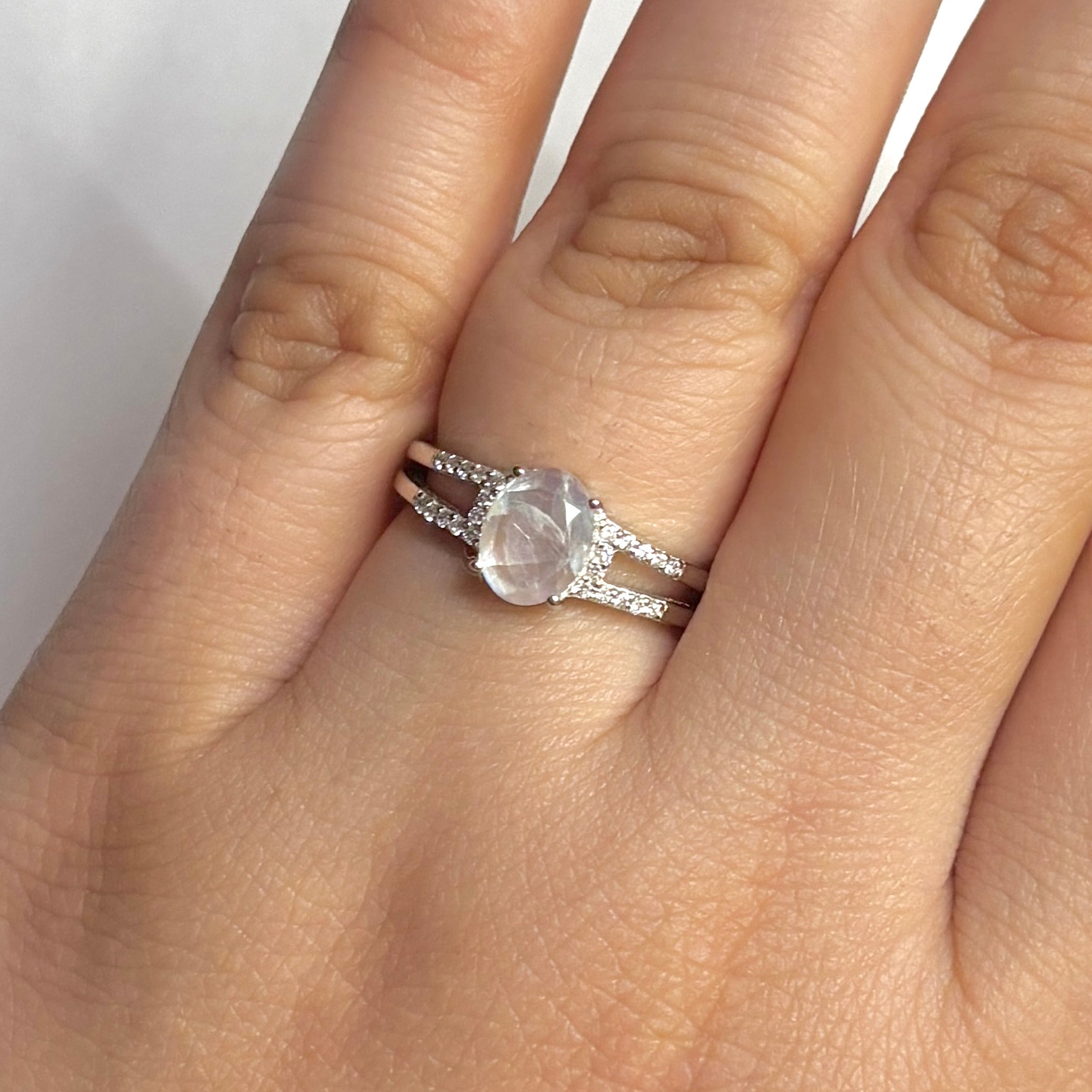 Moonstone Ring-(RBM-RDR-2255.)