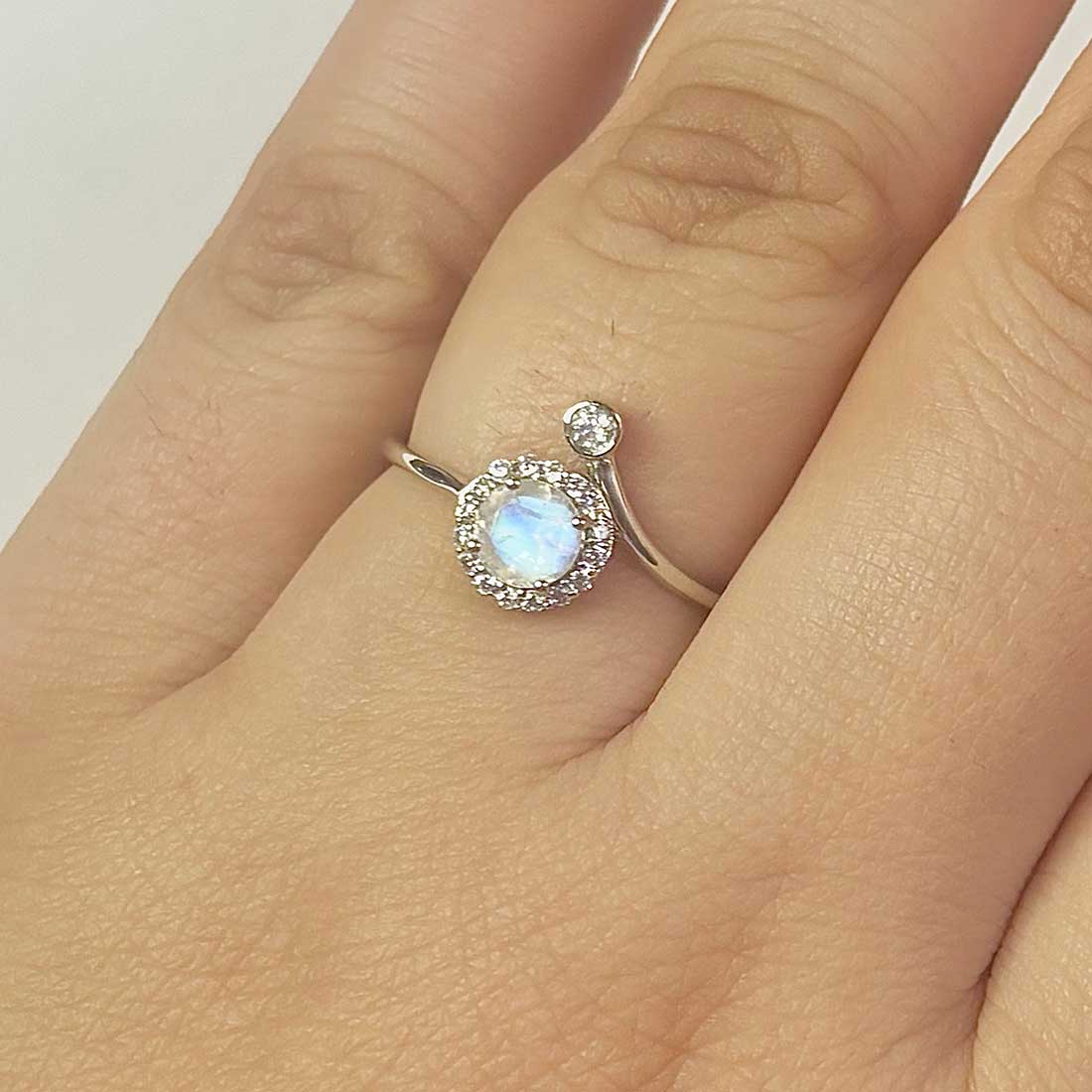 Moonstone Ring-(RBM-RDR-2261.)