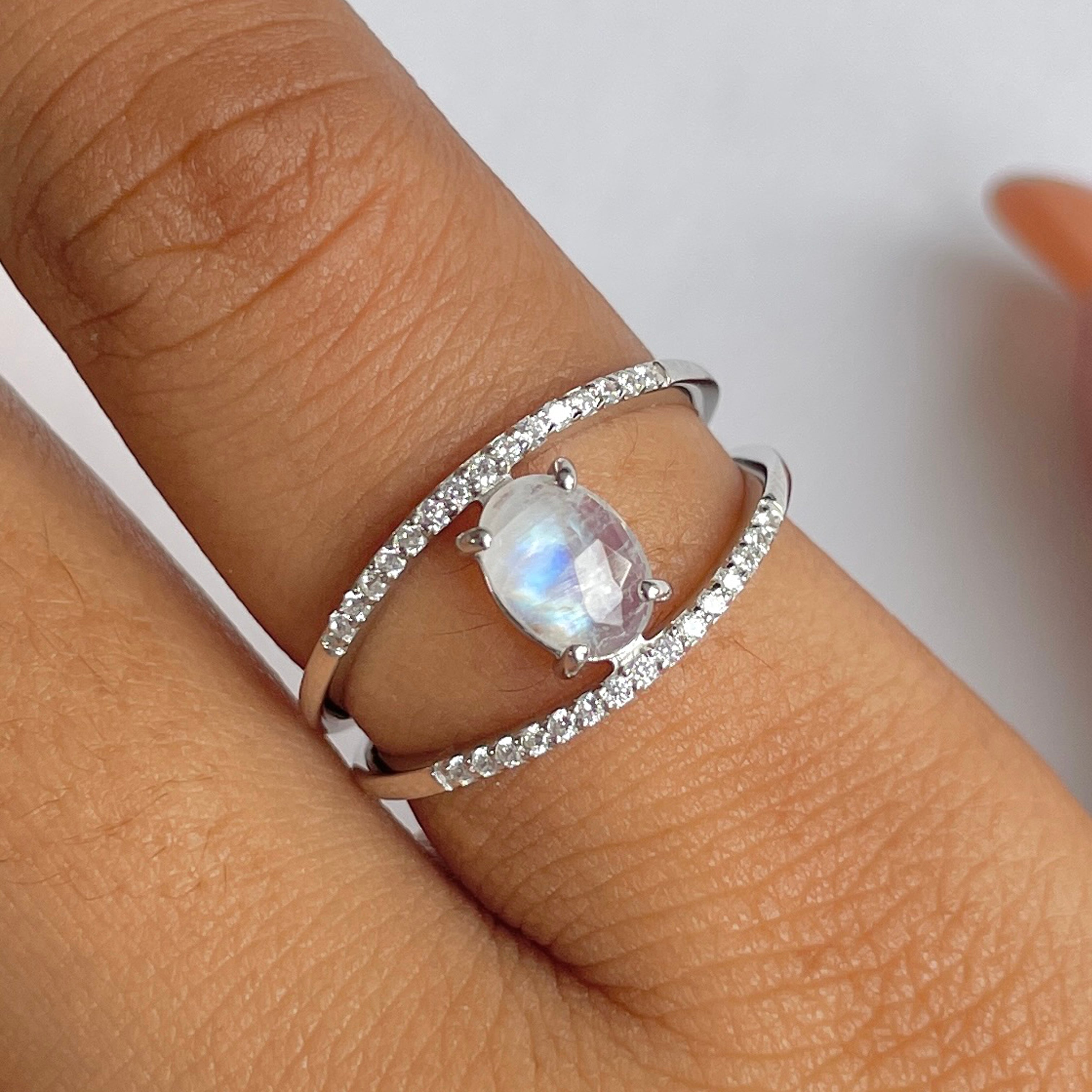 Moonstone Ring-(RBM-RDR-2284.)