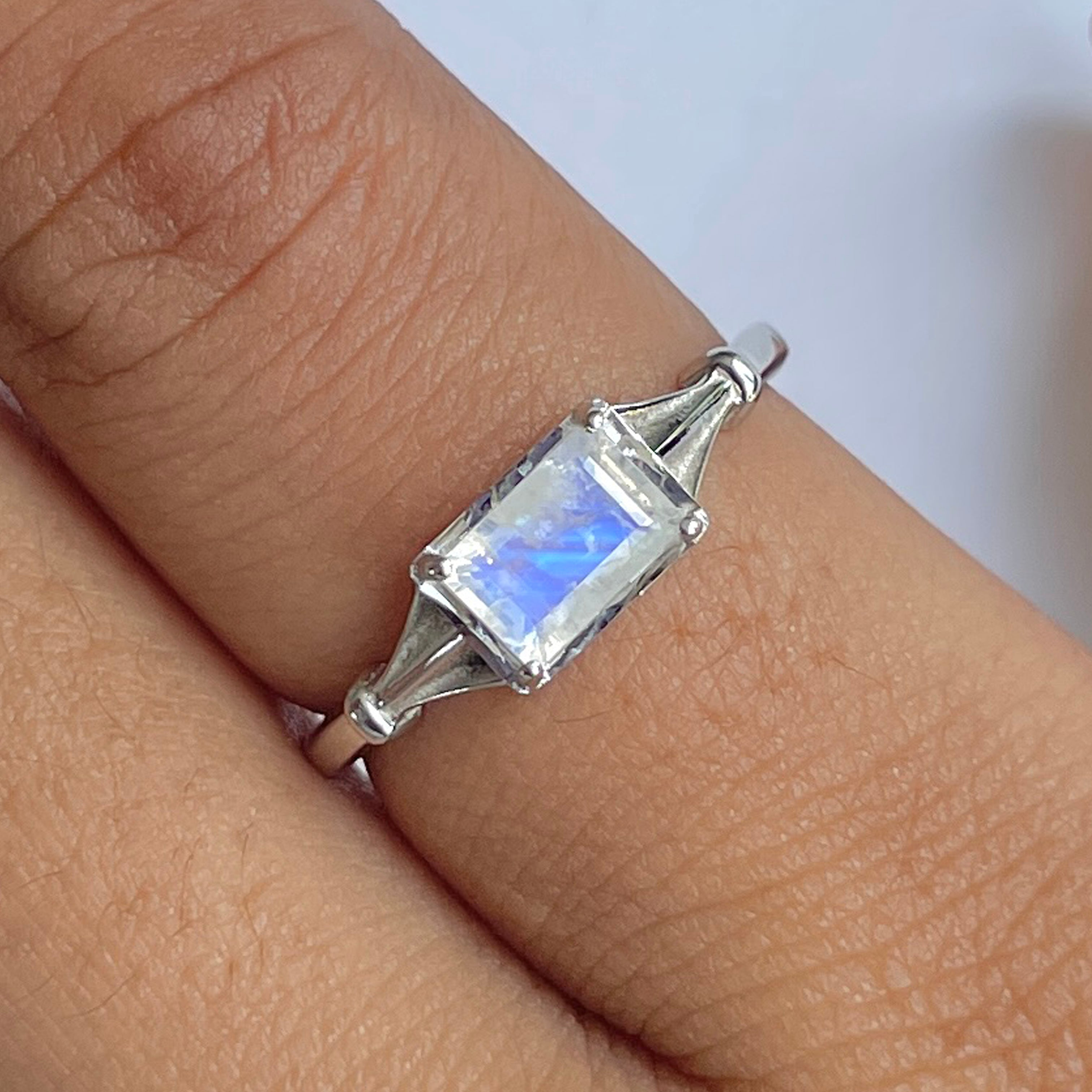 Moonstone Ring-(RBM-RDR-2287.)