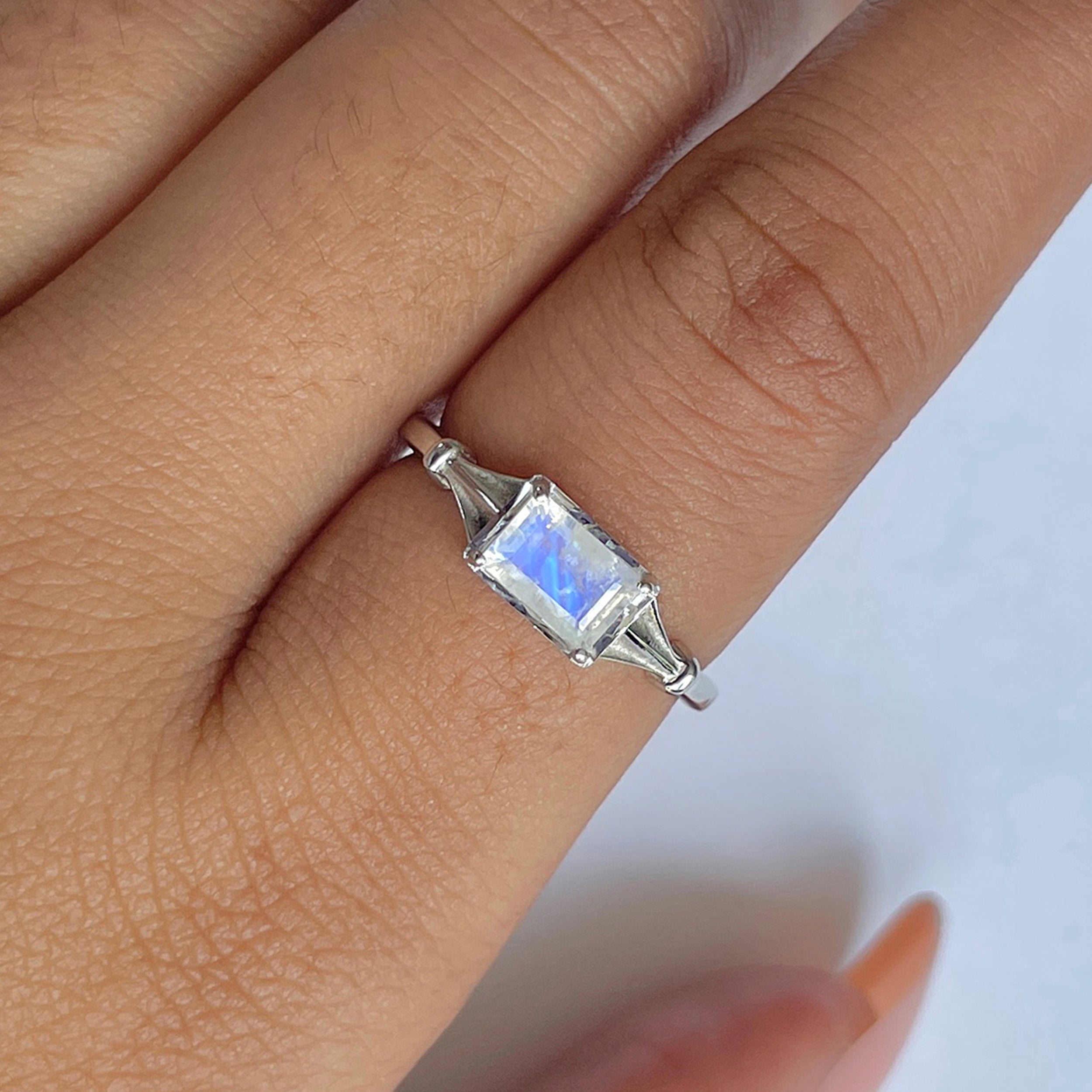 Moonstone Ring-(RBM-RDR-2287.)