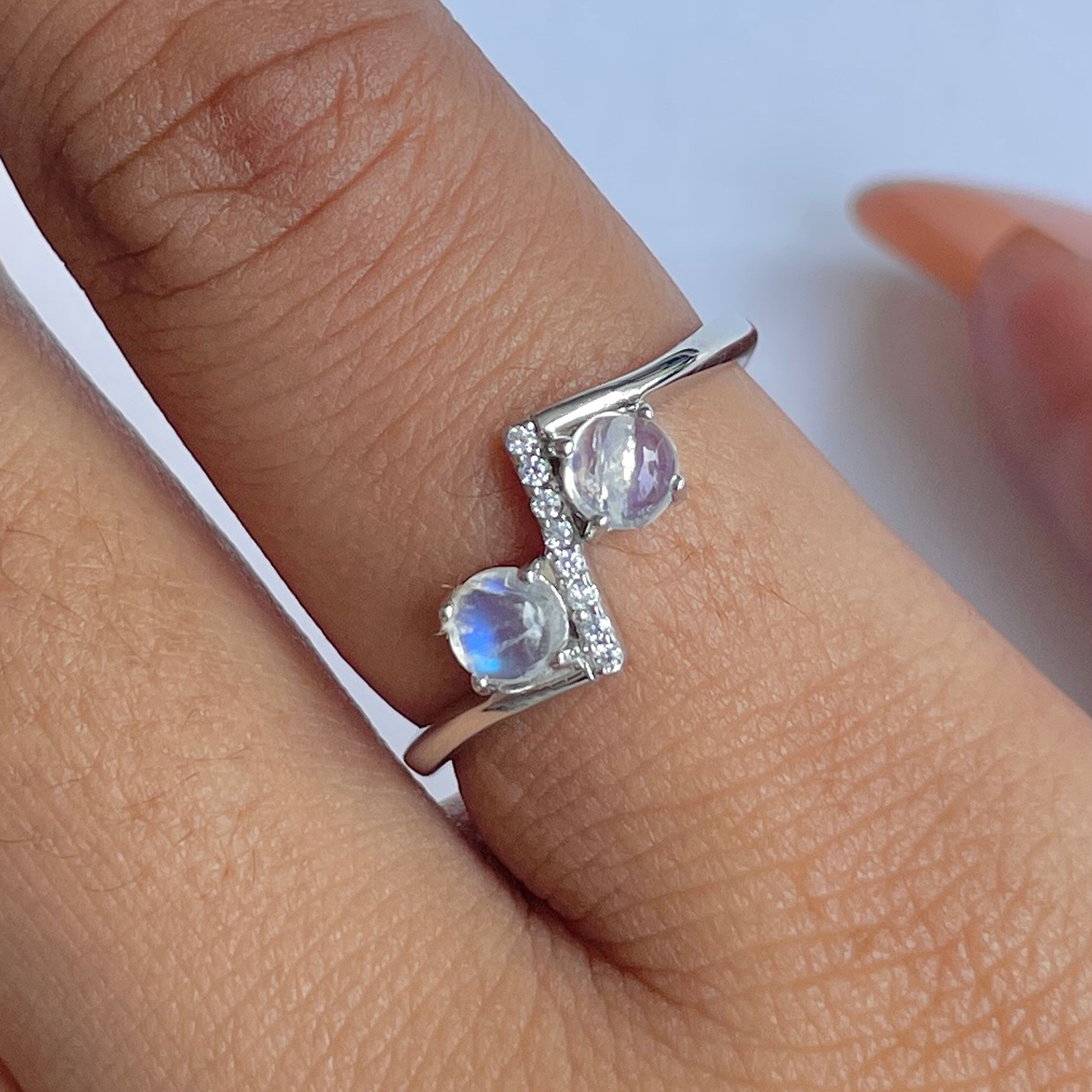 Moonstone Ring-(RBM-RDR-2295.)