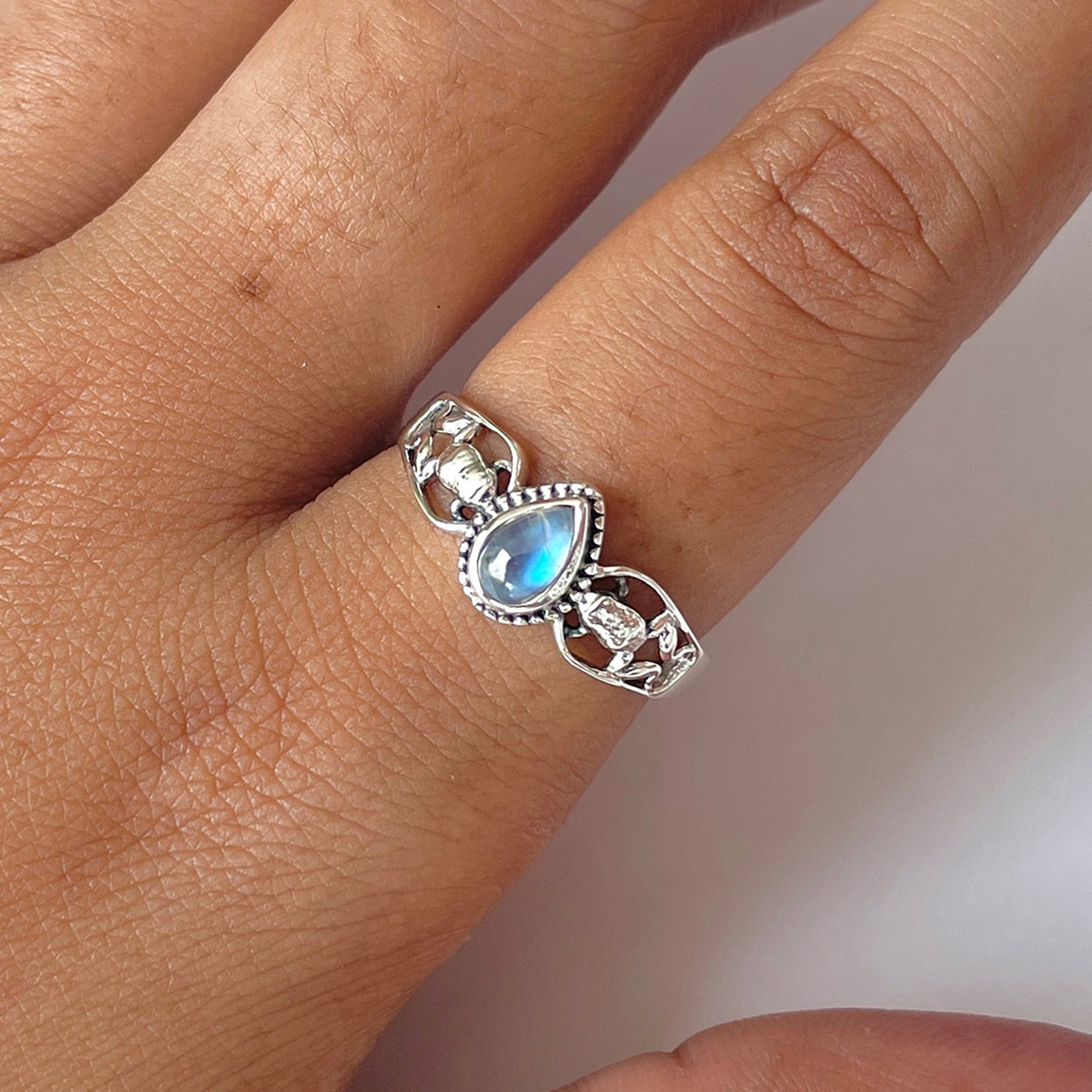 Moonstone Ring-(RBM-RDR-72.)