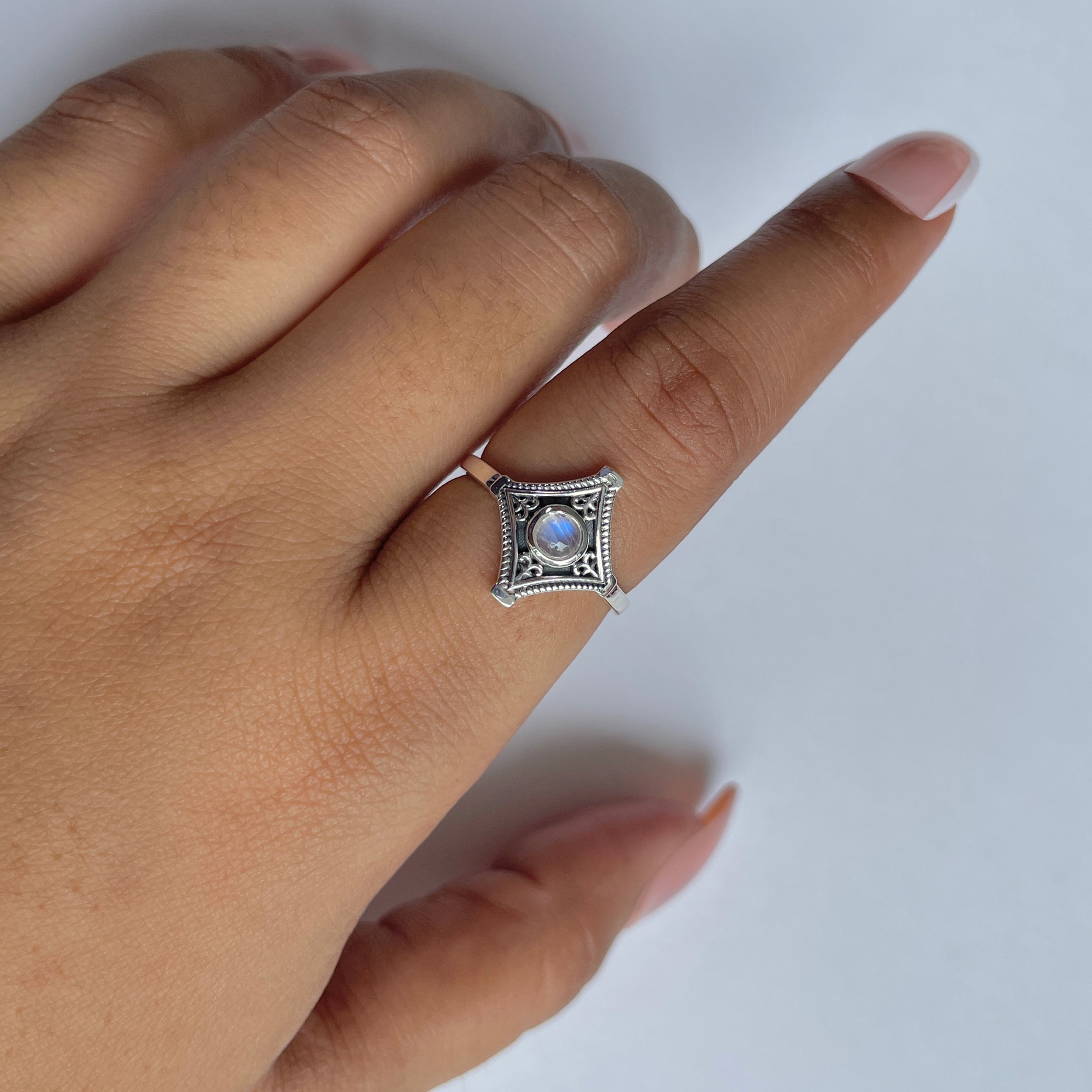 Moonstone Ring-(RBM-RDR-750.)