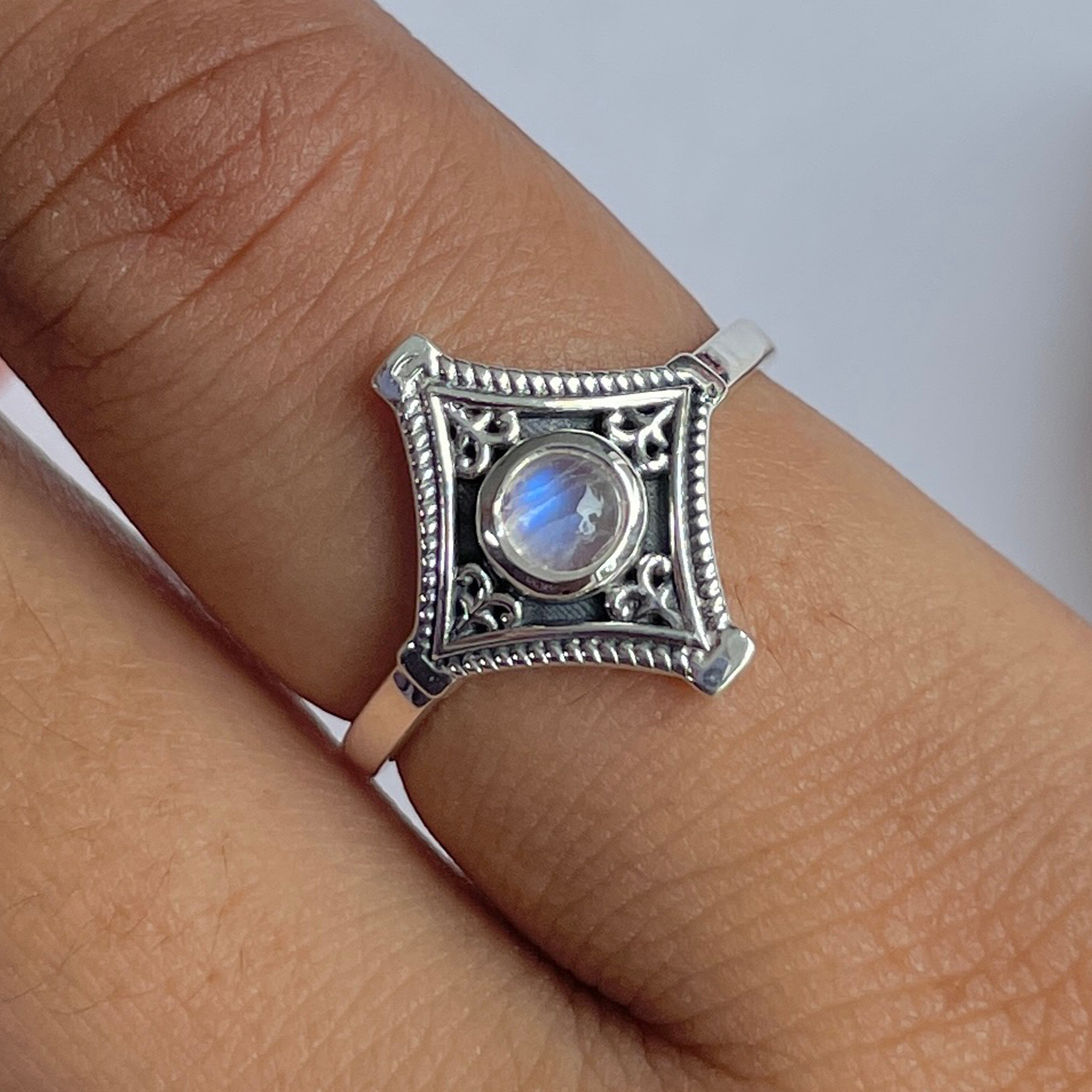 Moonstone Ring-(RBM-RDR-750.)