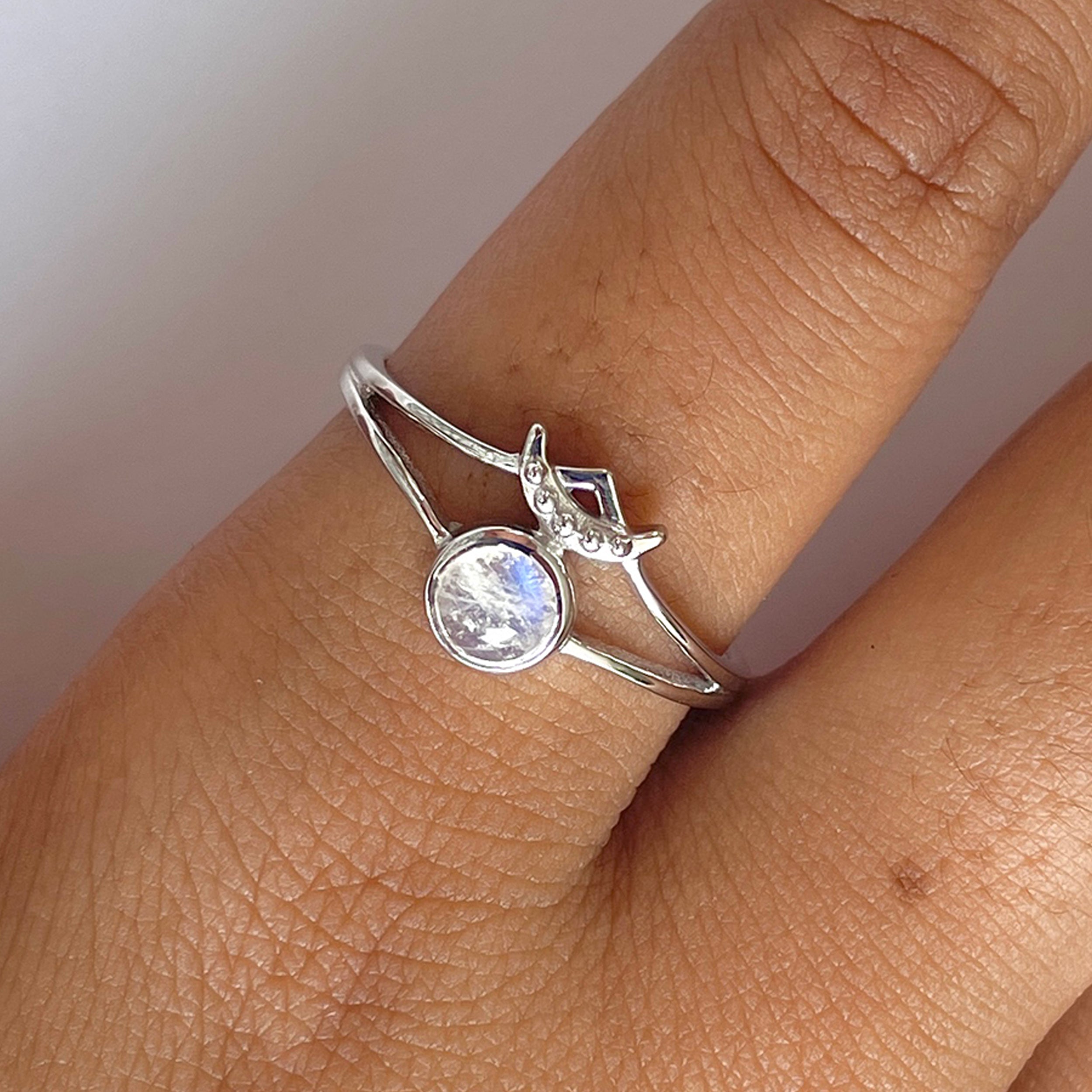 Moonstone Ring-(RBM-RDR-951.)