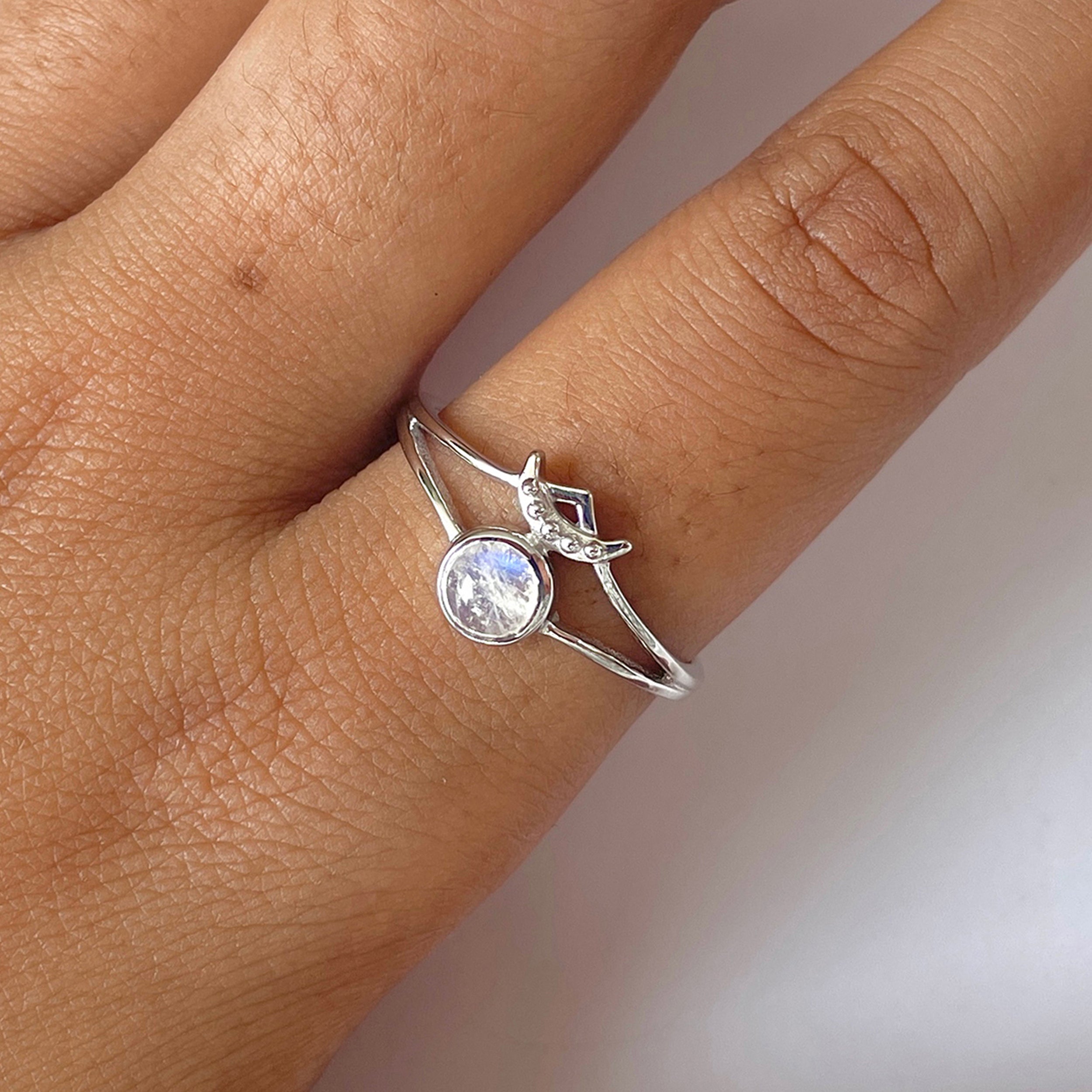 Moonstone Ring-(RBM-RDR-951.)