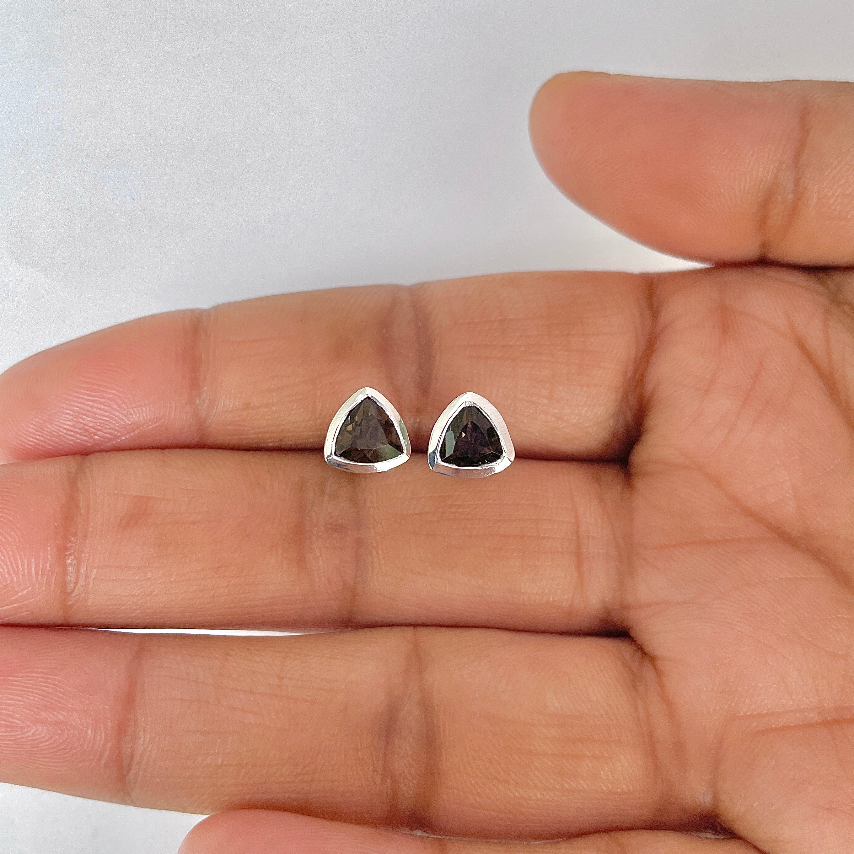 Smoky Stud Earring-(SMY-RDE-1378)