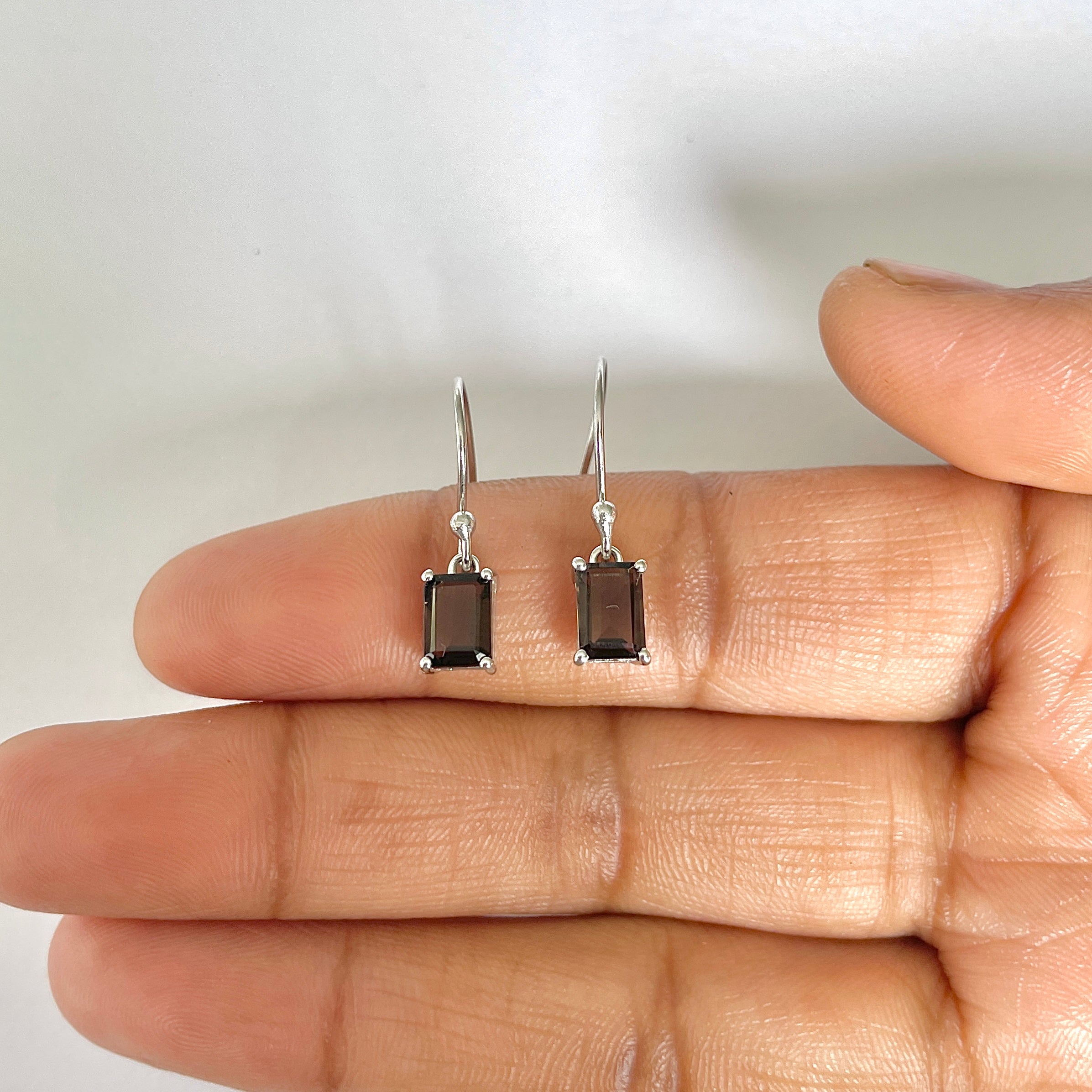 Smoky Earring-(SMY-RDE-675)