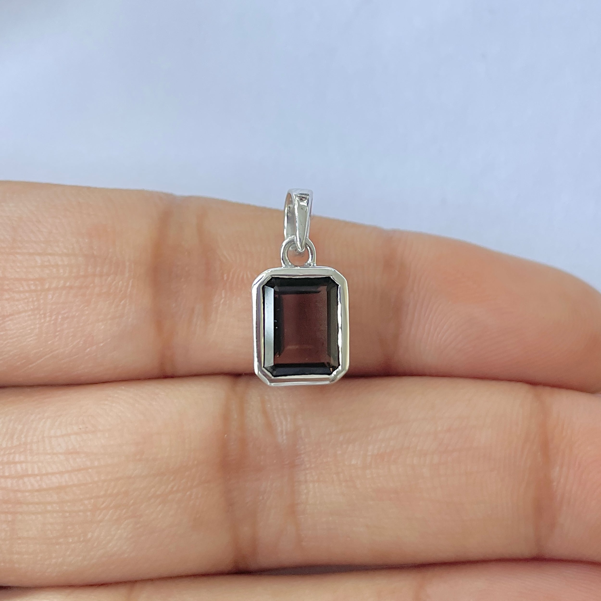 Smoky Pendant-(SMY-RDP-464)