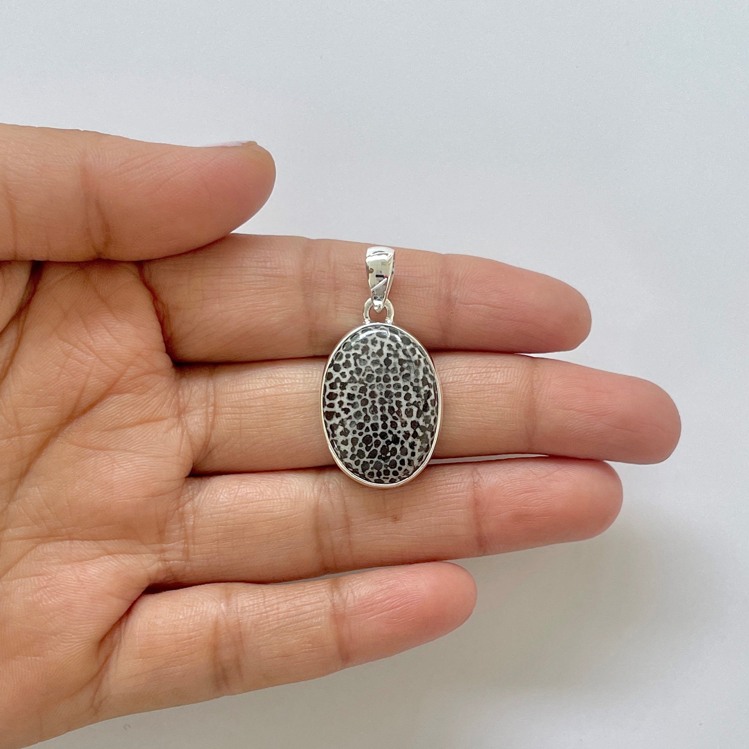 Stingray Coral Pendant-(SRC-1-14)