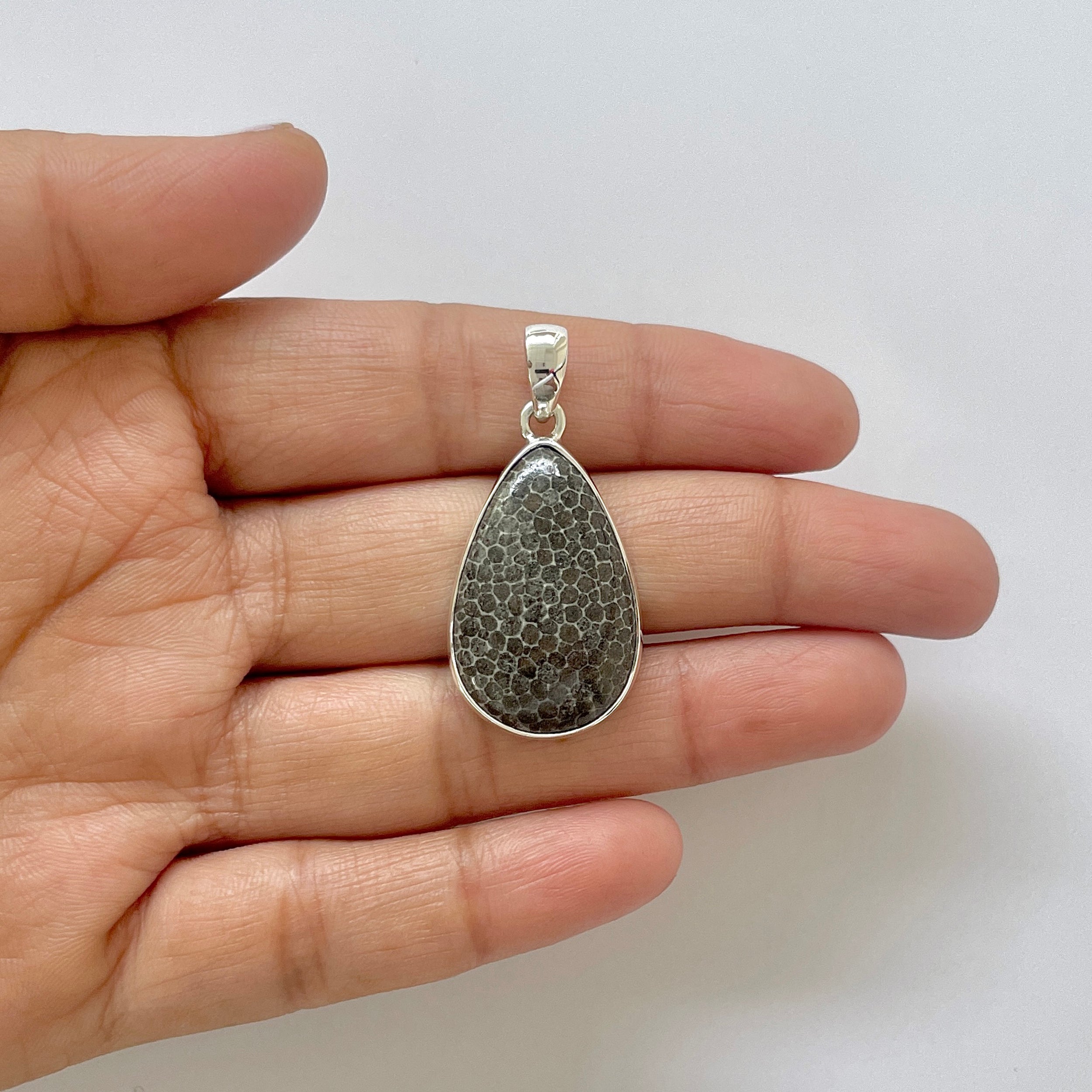 Stingray Coral Pendant-(SRC-1-17)